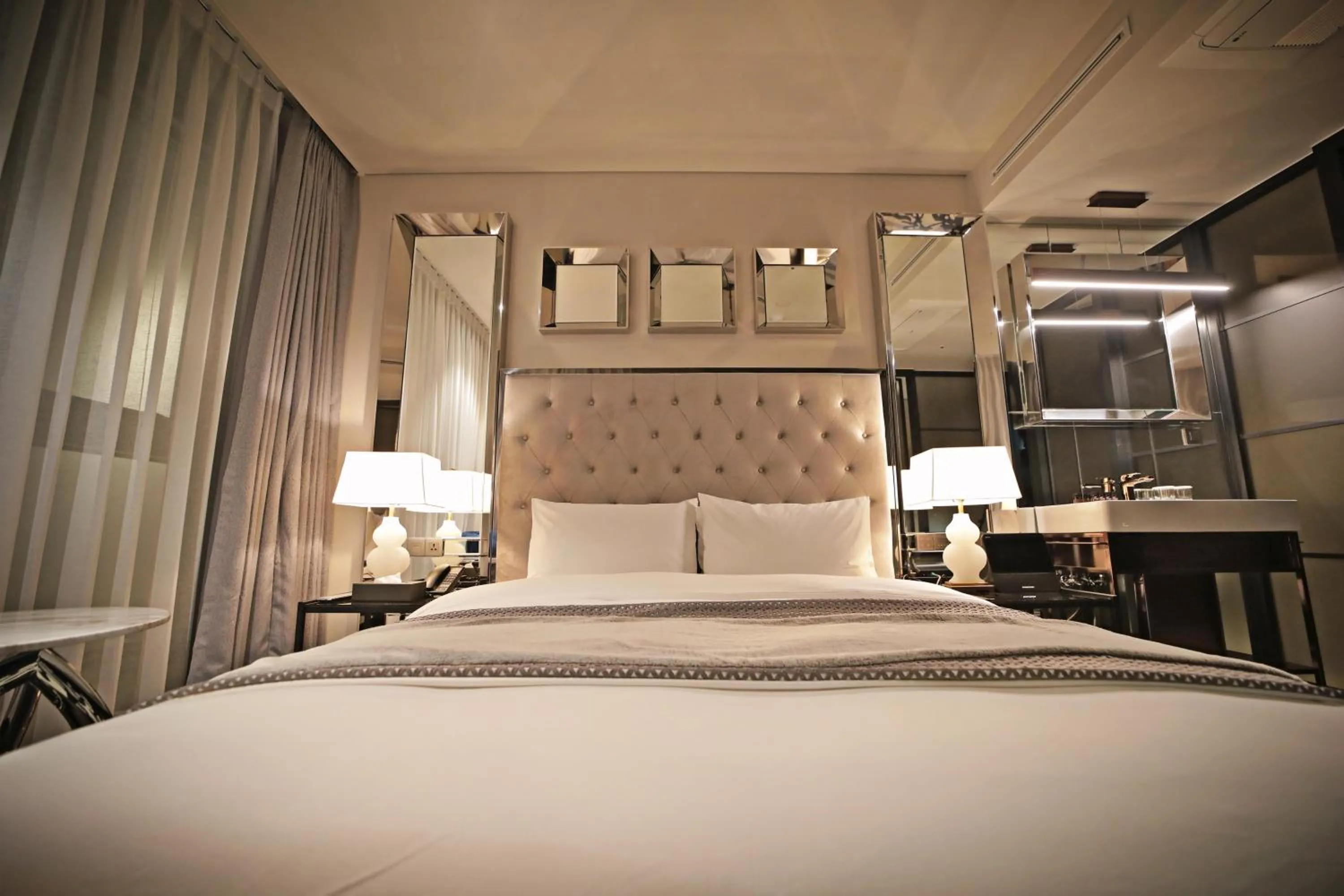 Bed in Best Louis Hamilton Hotel Gwangan