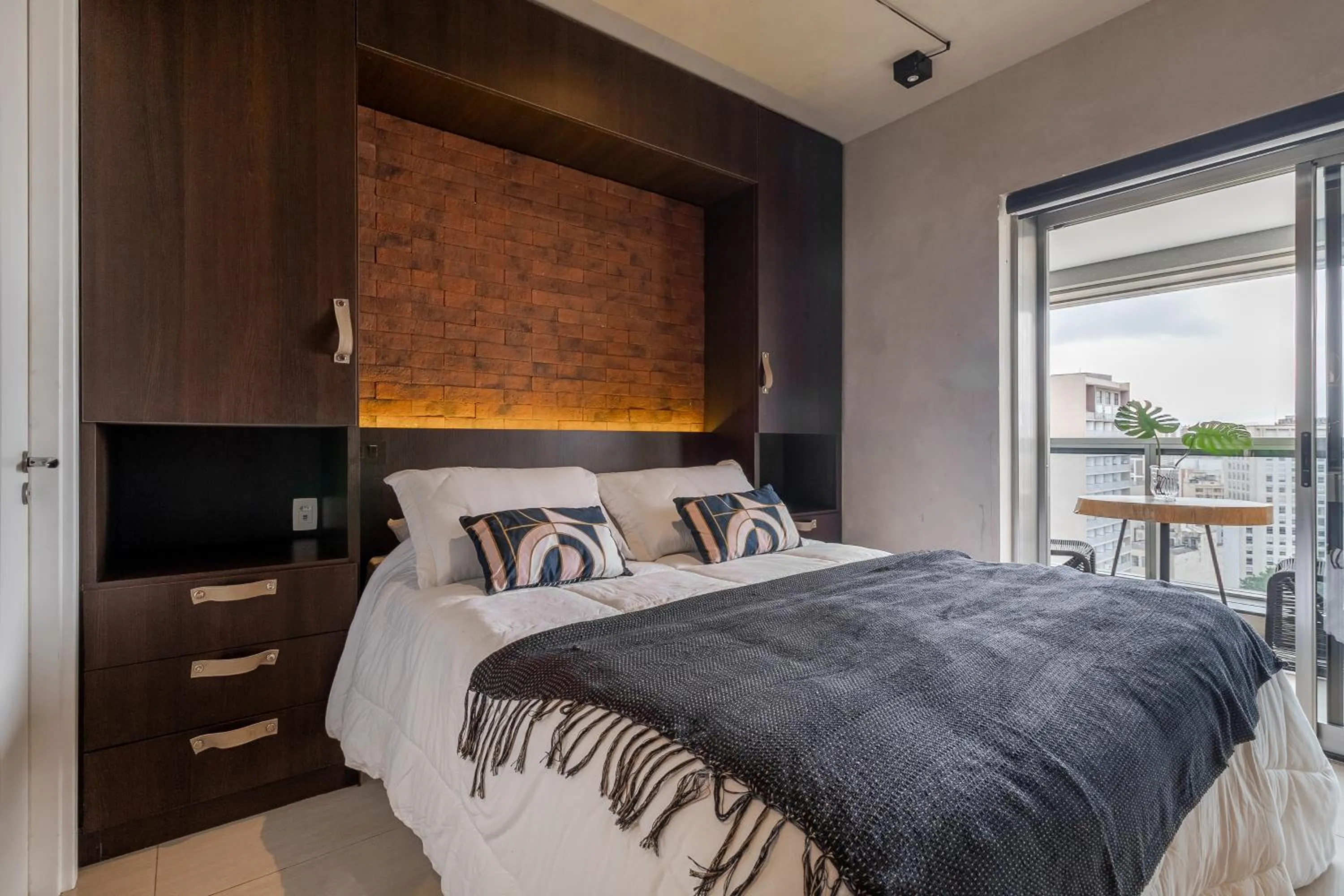 Downtown Republica Premium