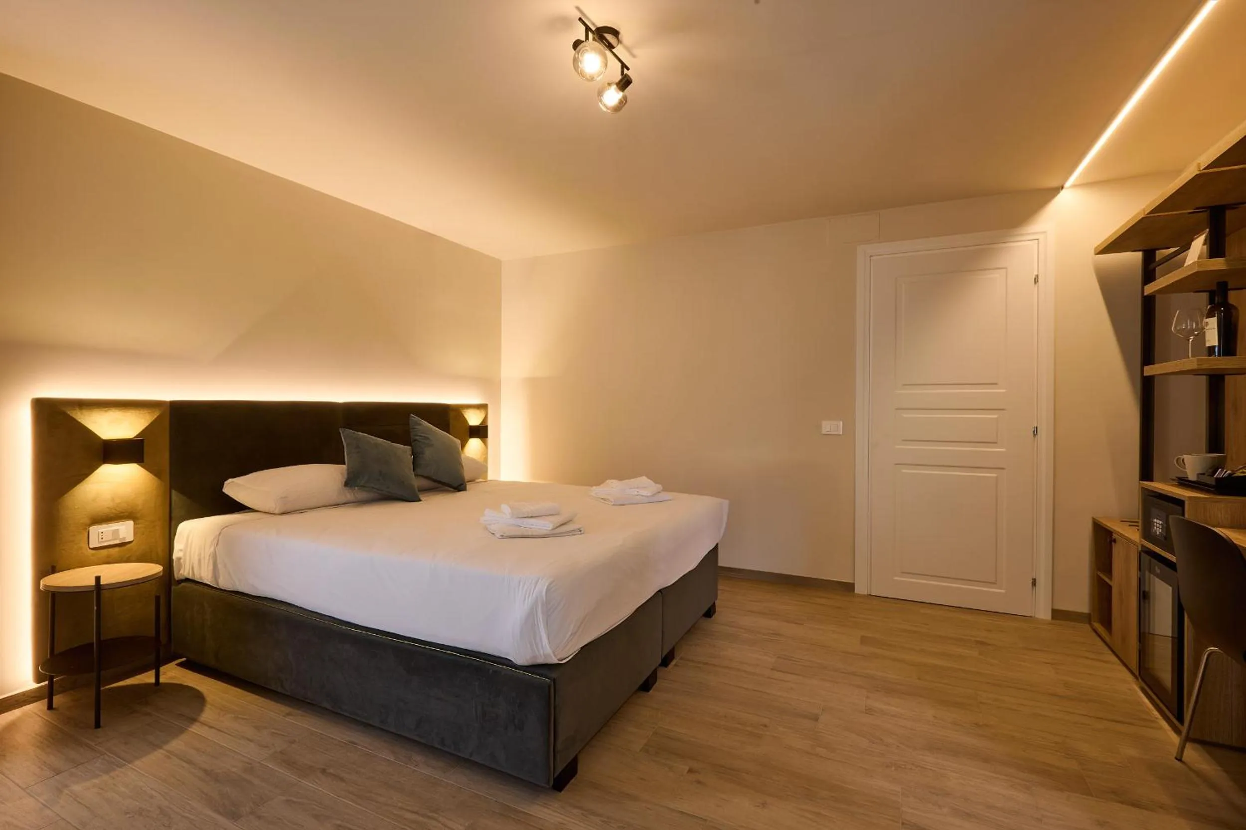 Photo of the whole room, Bed in Relais Tiburtina