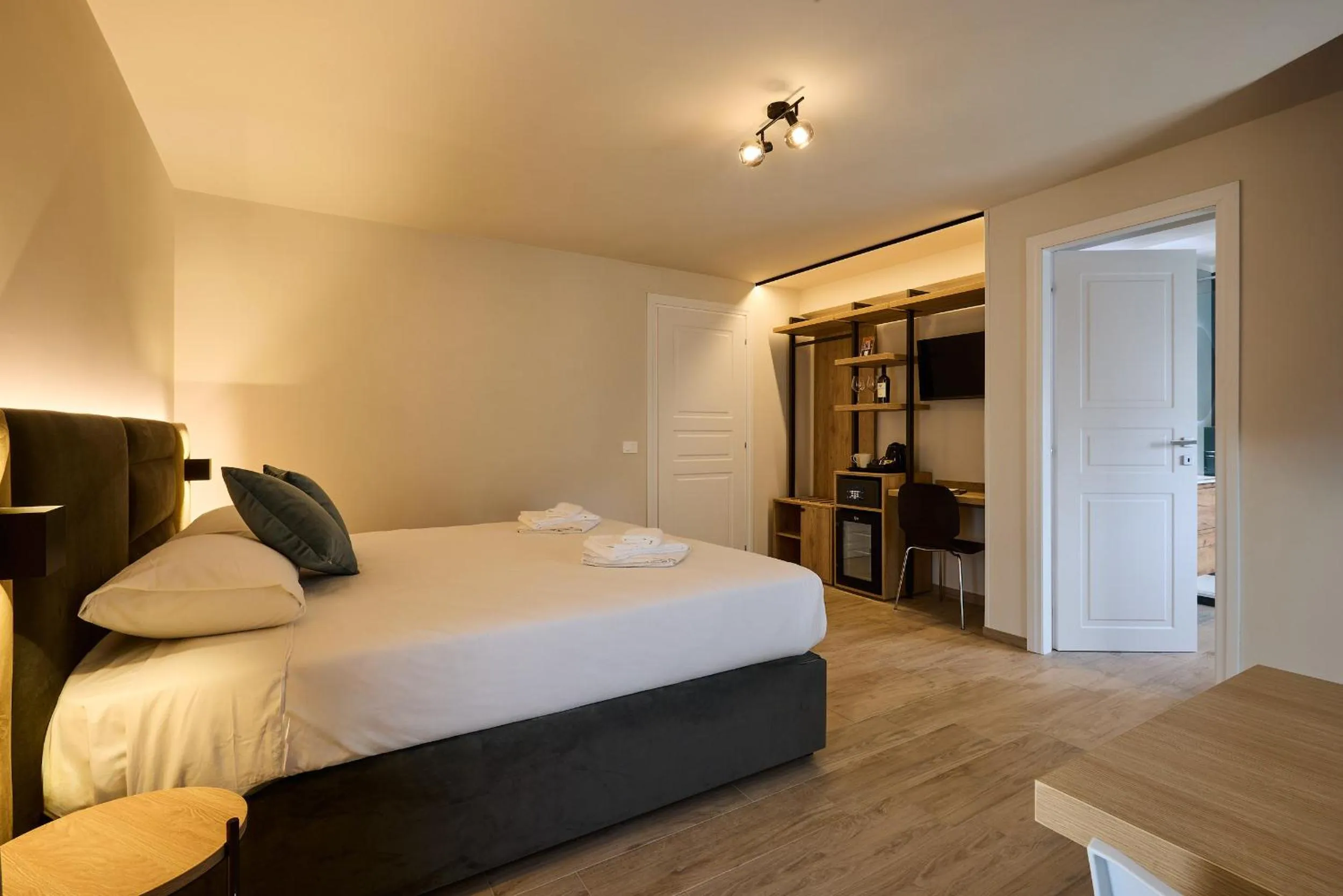 Photo of the whole room, Bed in Relais Tiburtina