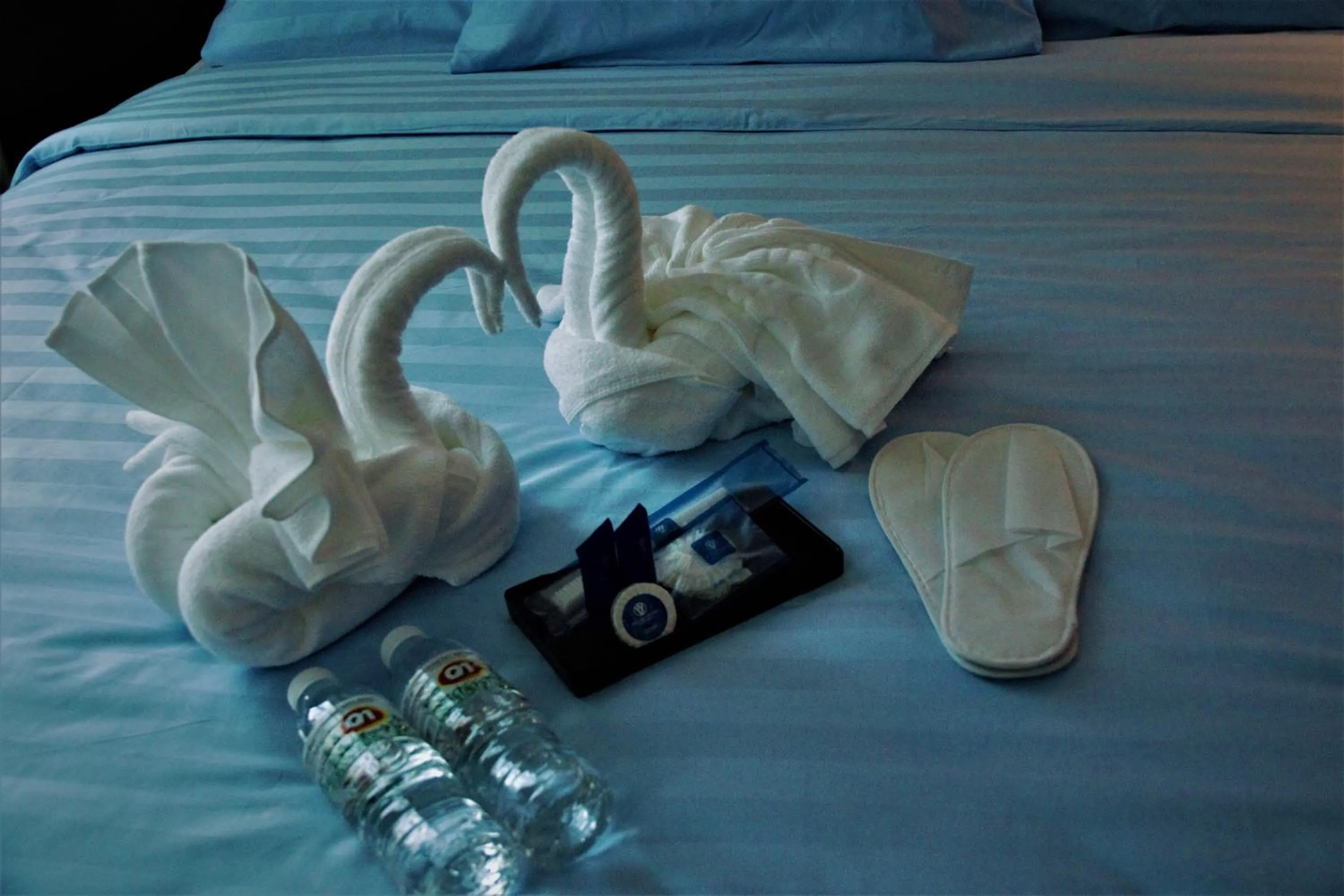 Bed in Wave View Hotel