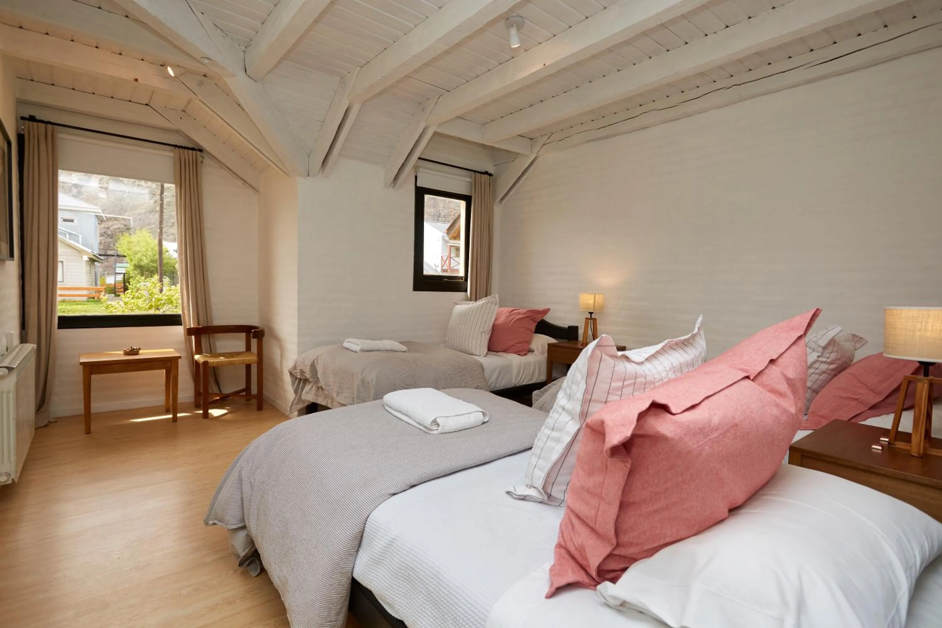 Photo of the whole room, Bed in Hosteria El Puma