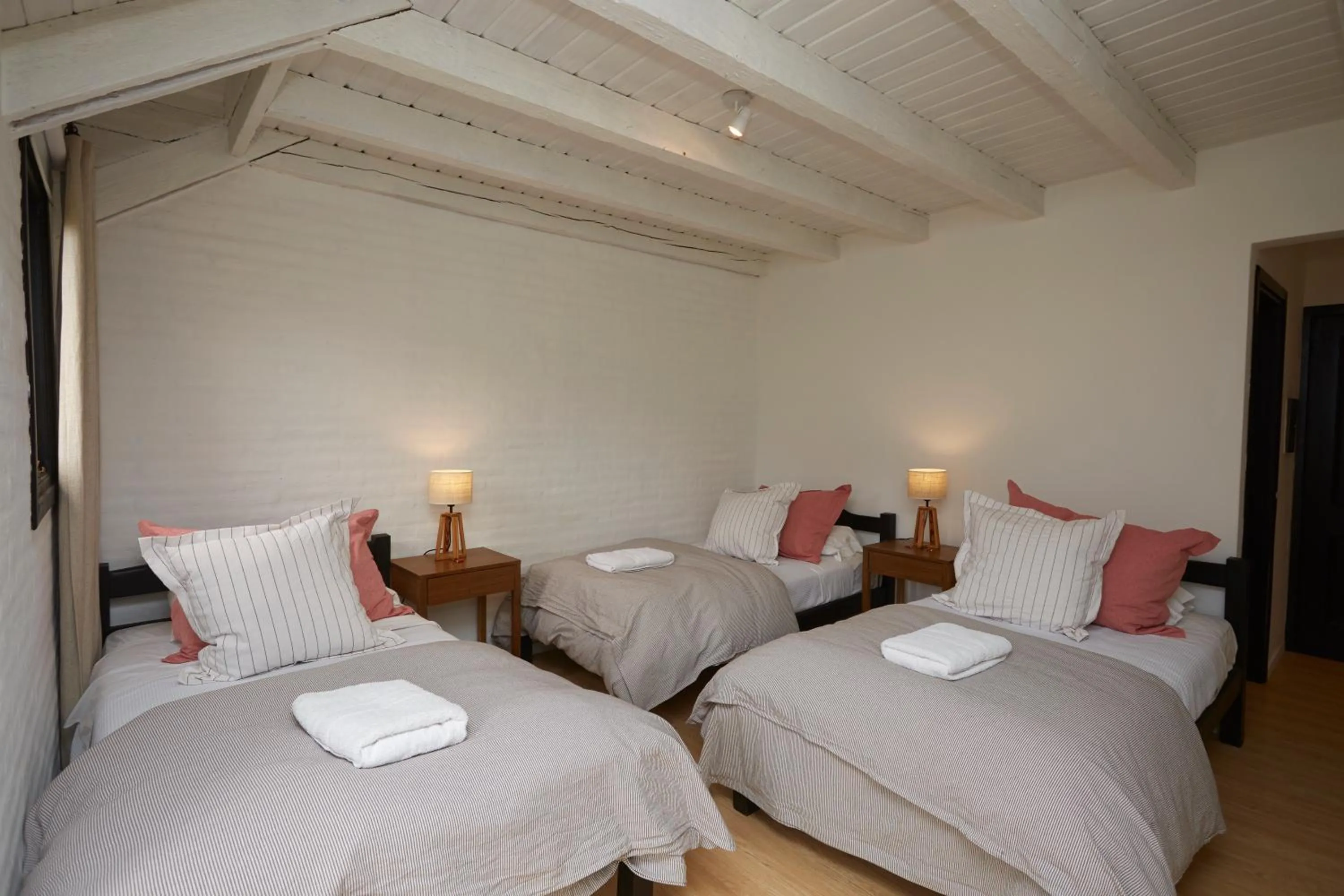 Photo of the whole room, Bed in Hosteria El Puma