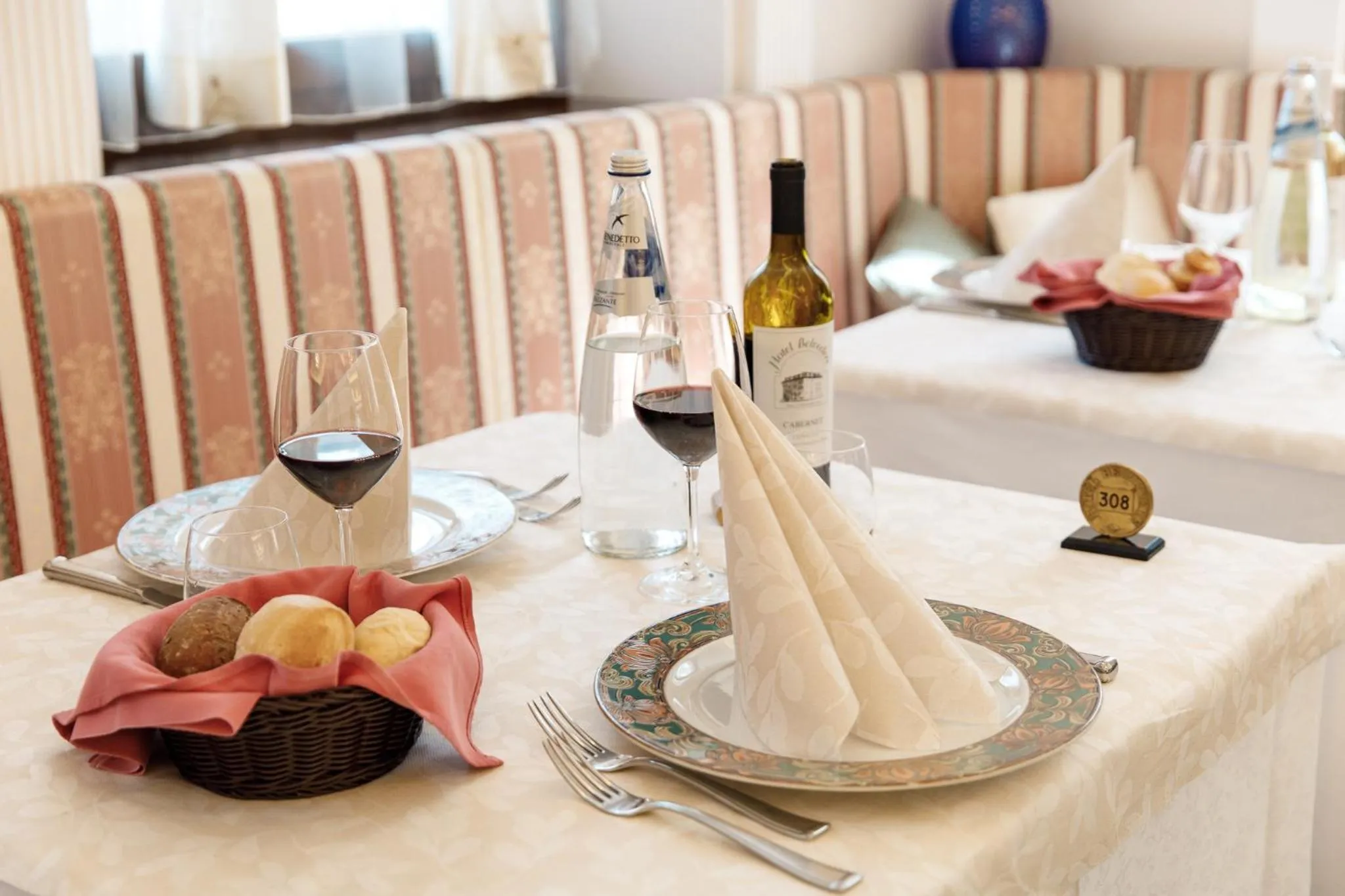 Restaurant/places to eat in Albergo Belvedere