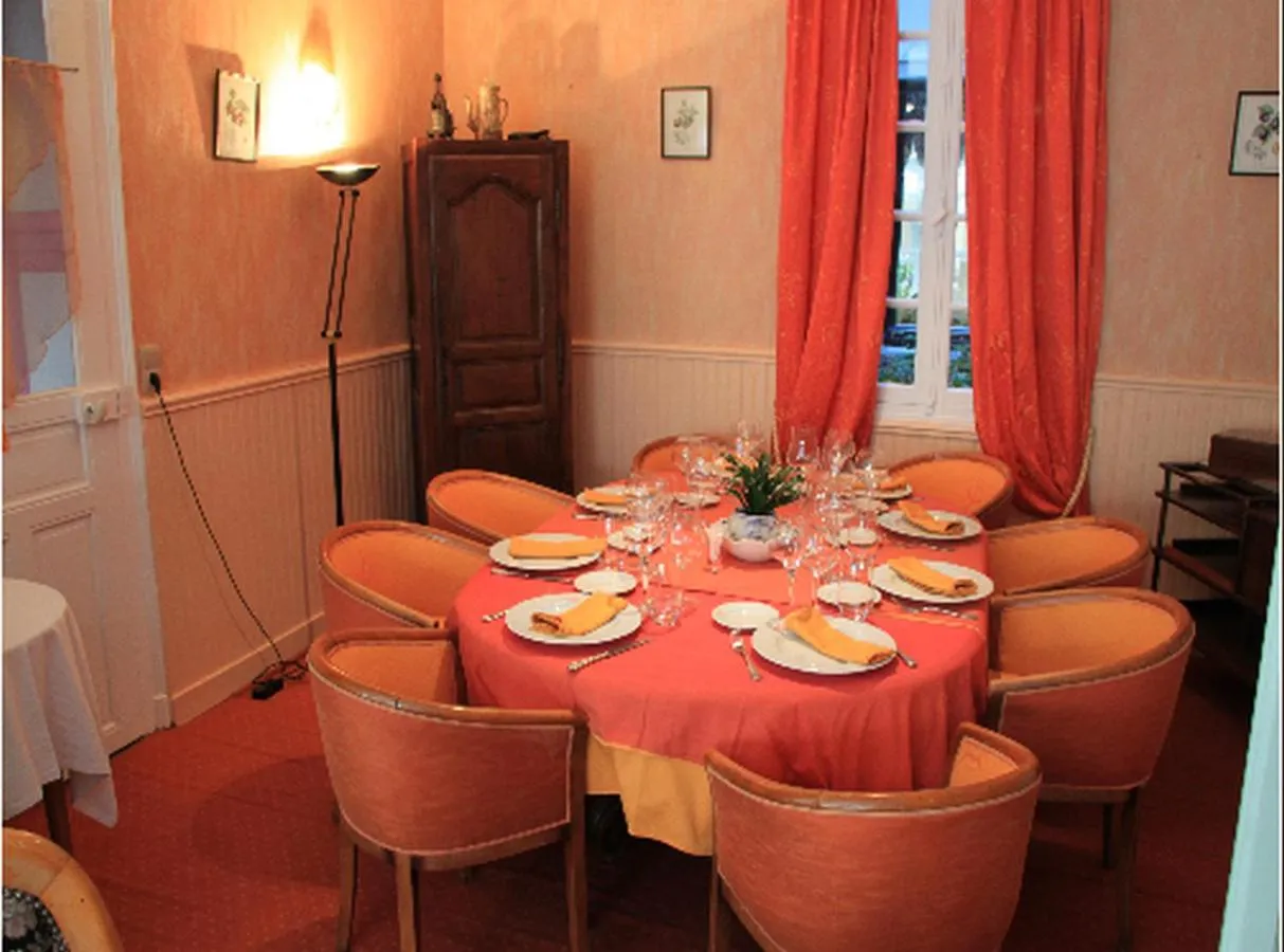 Logis Hôtel et Restaurant du Dauphin