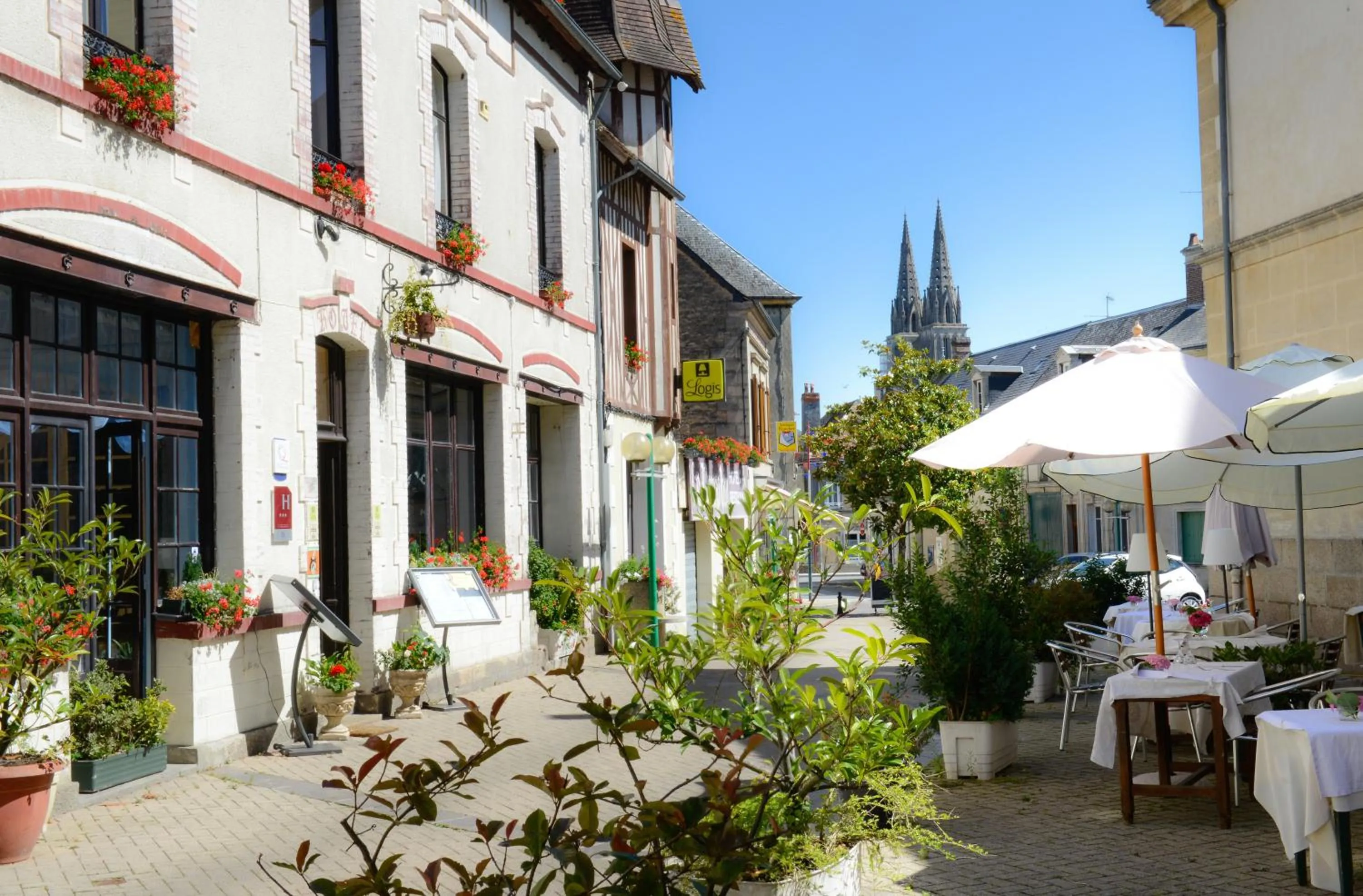 Logis Hôtel et Restaurant du Dauphin