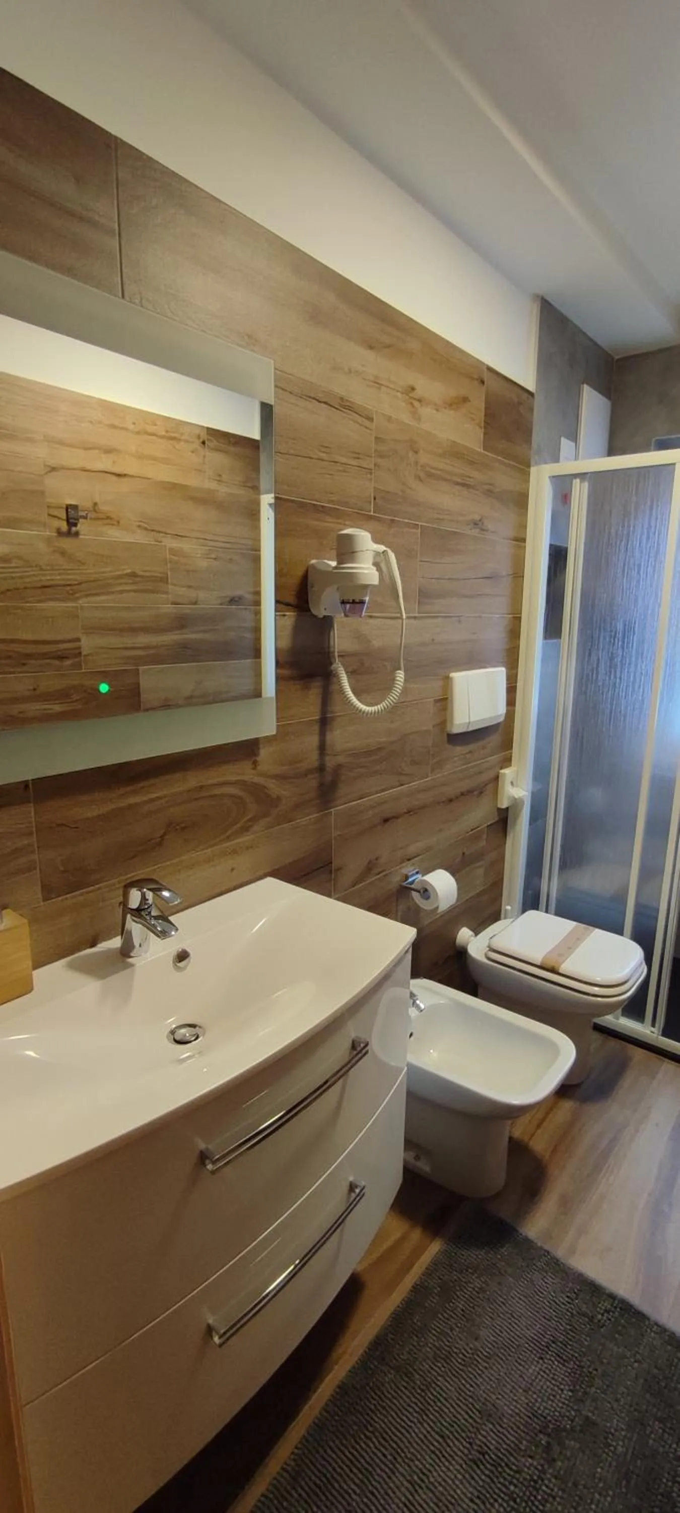 Shower in Hotel Villa Gaia