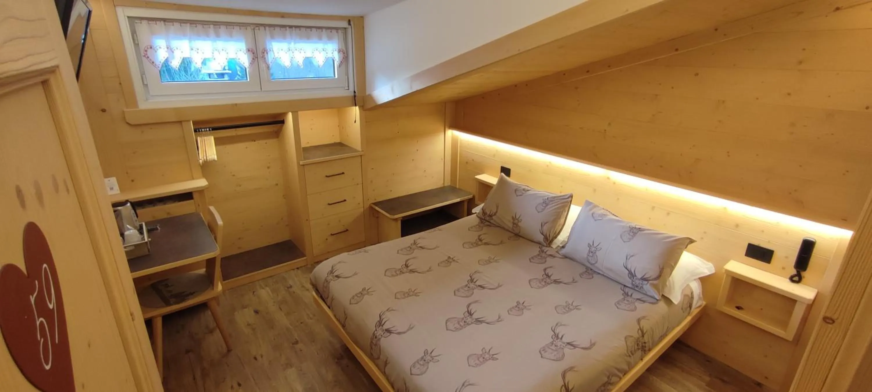 View (from property/room), Bed in Hotel Villa Gaia