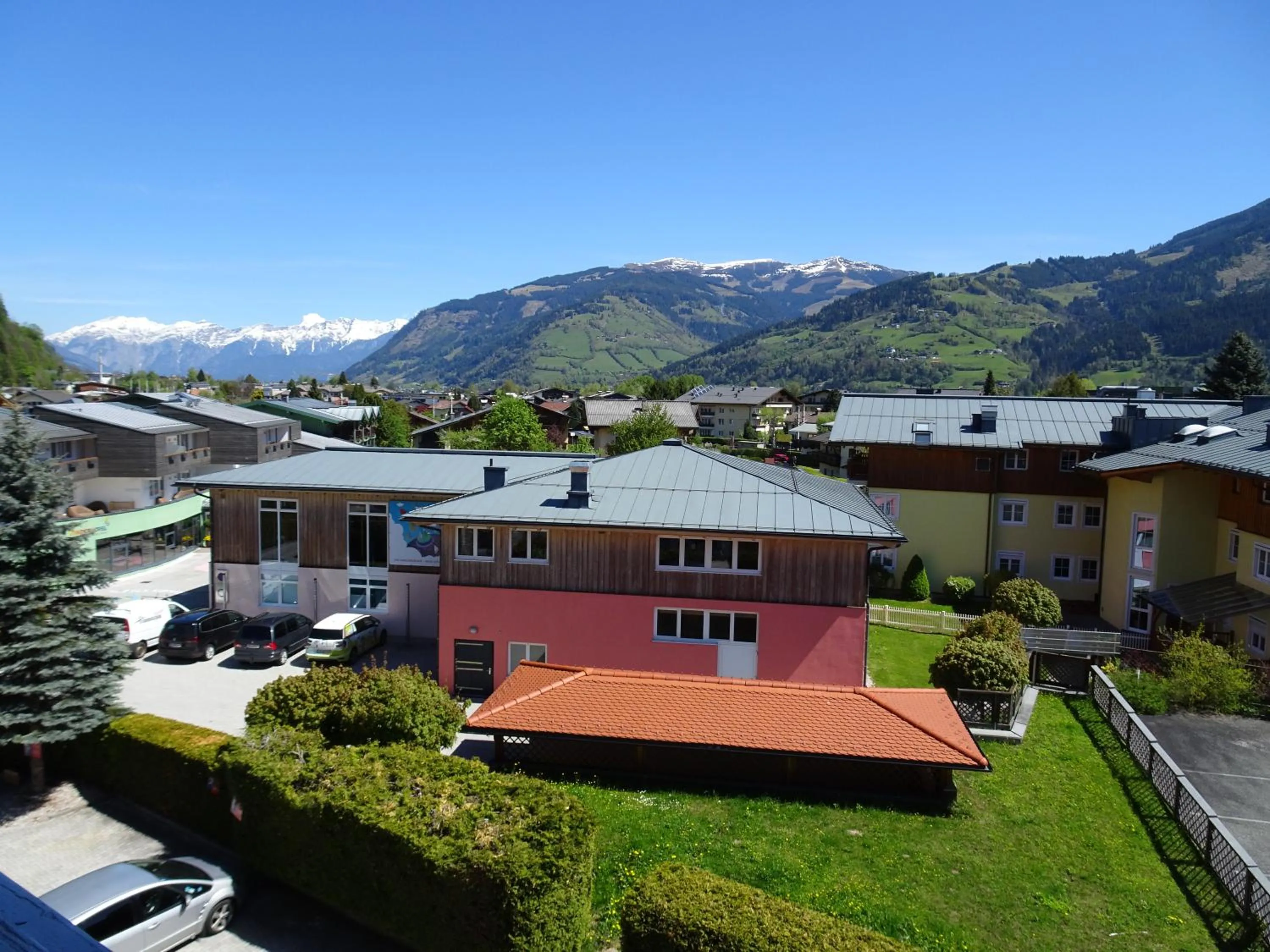 Spring in Alm Appartements ZellamSee