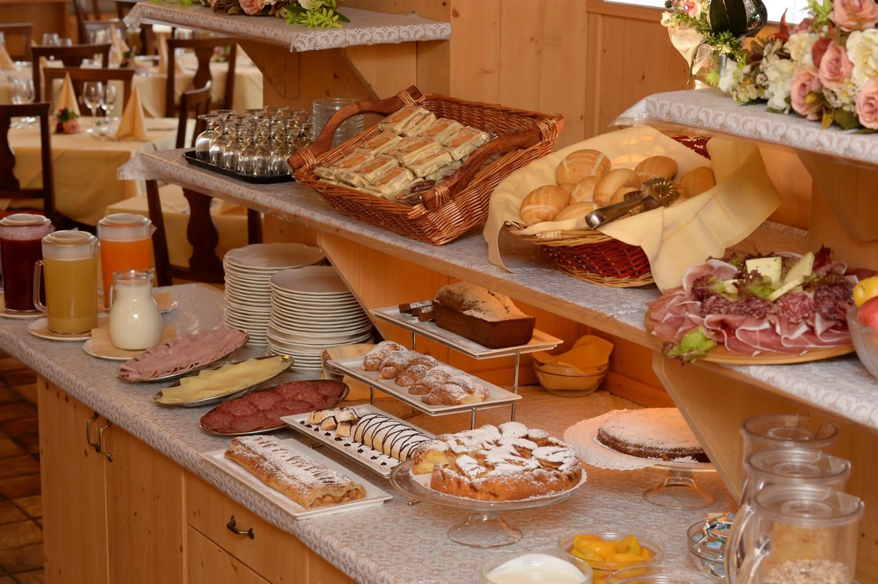 Buffet breakfast in Hotel Dalla Serra