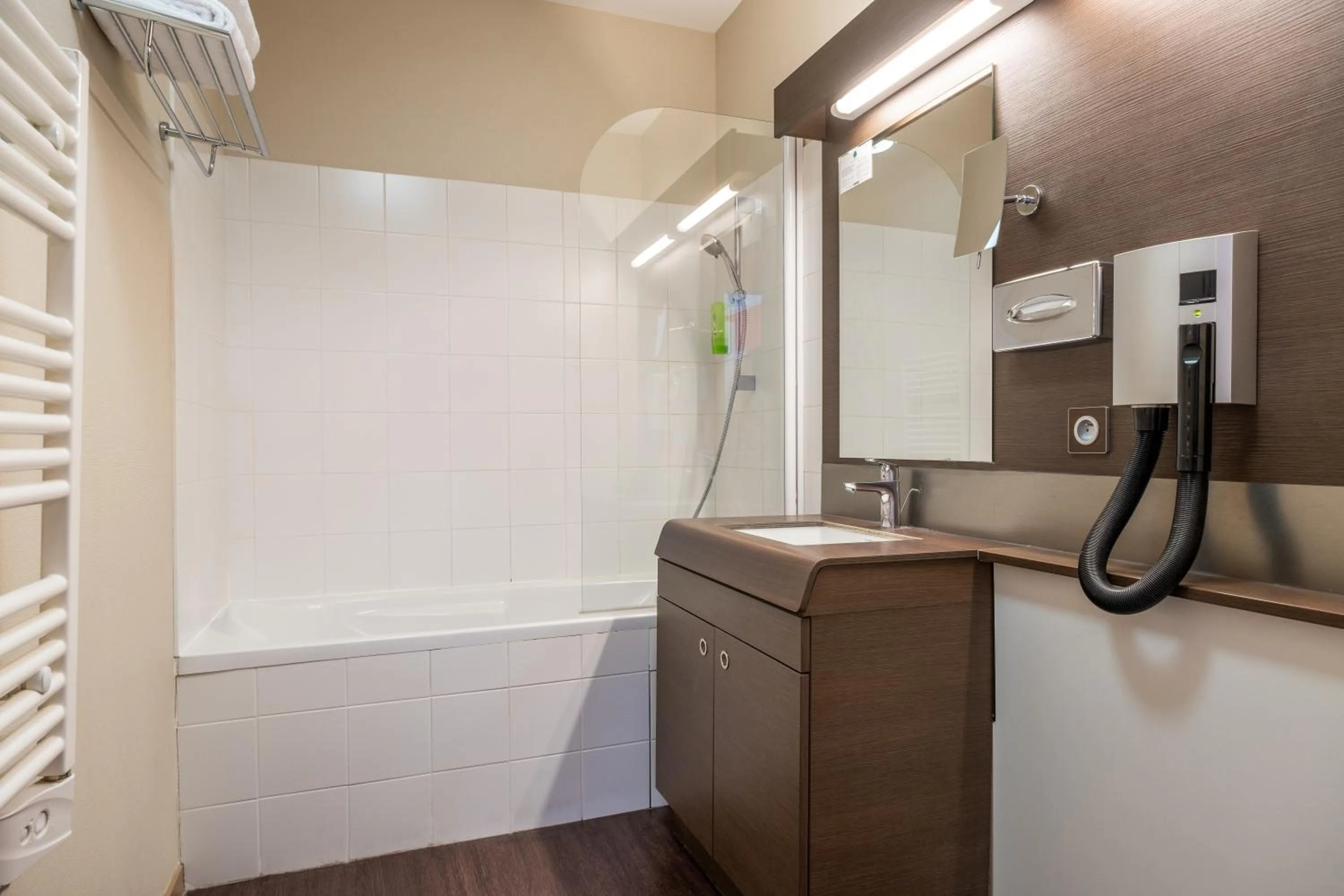 Bathroom in Aparthotel Adagio Lyon Patio Confluence