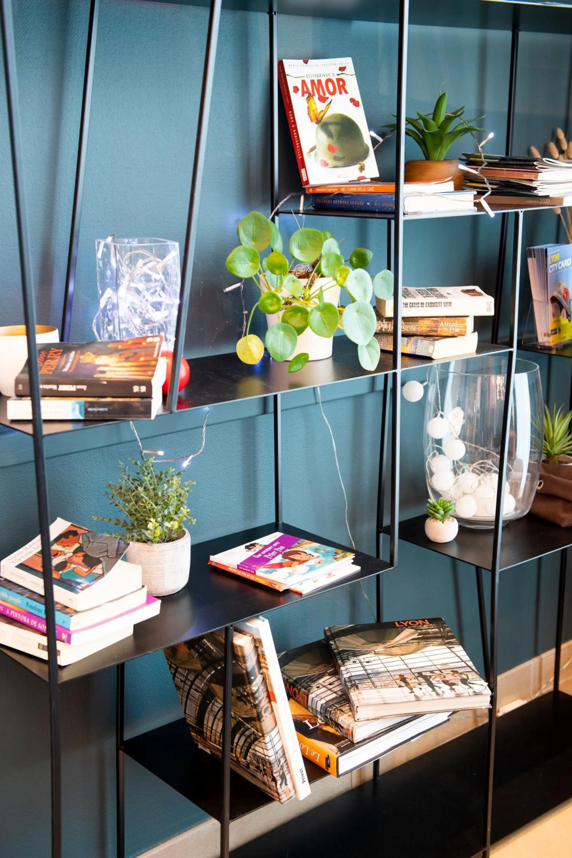 Communal lounge/ TV room in Aparthotel Adagio Lyon Patio Confluence