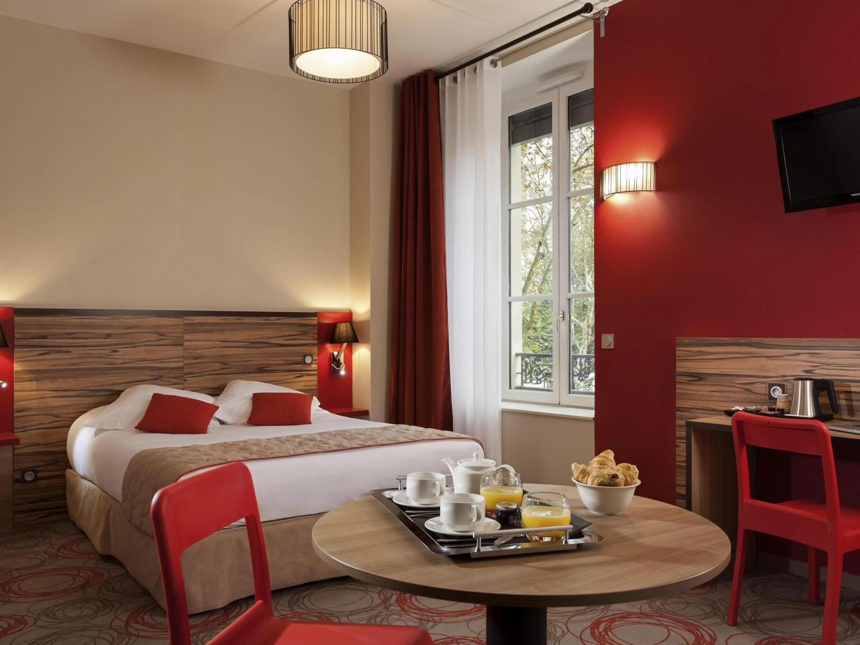 Property building, Bed in Aparthotel Adagio Lyon Patio Confluence