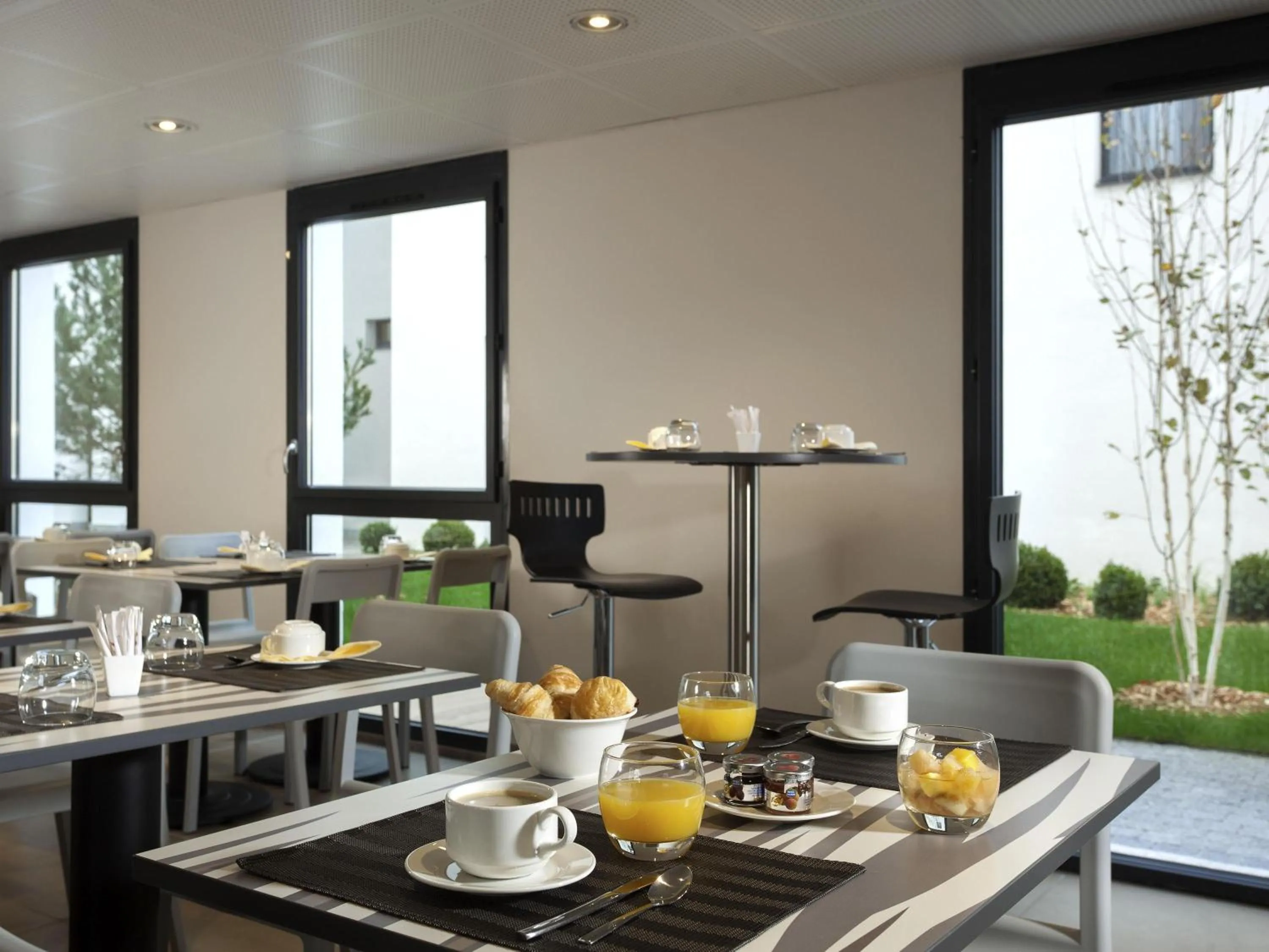 Breakfast in Aparthotel Adagio Lyon Patio Confluence