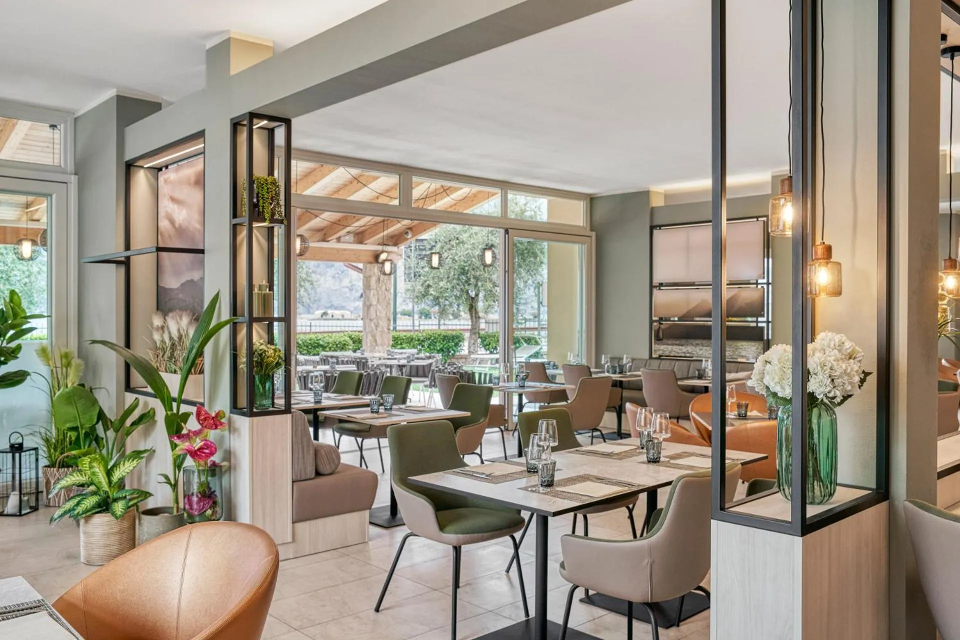 Restaurant/places to eat in June Stay Lake Garda