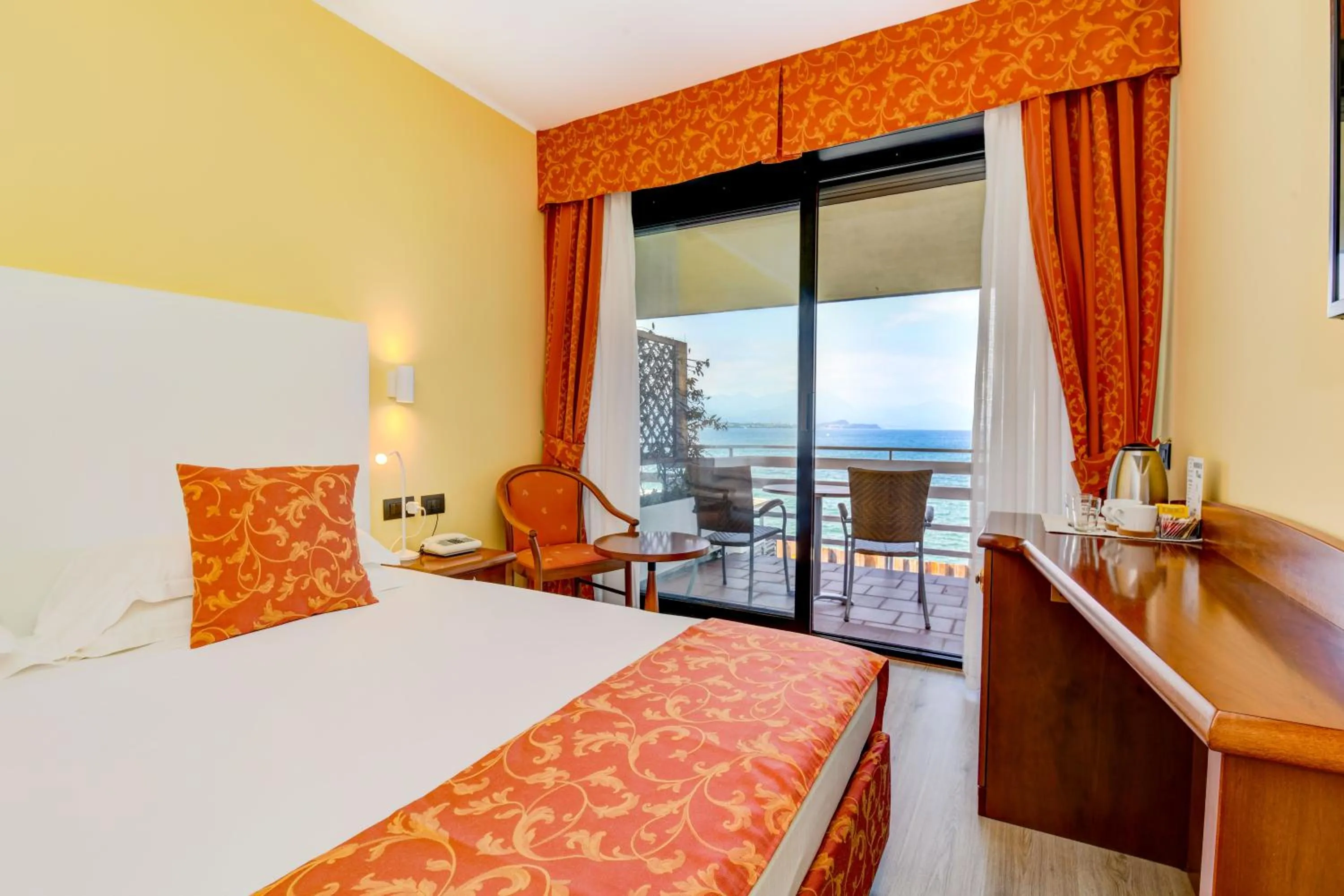 Balcony/Terrace, Bed in Lido International