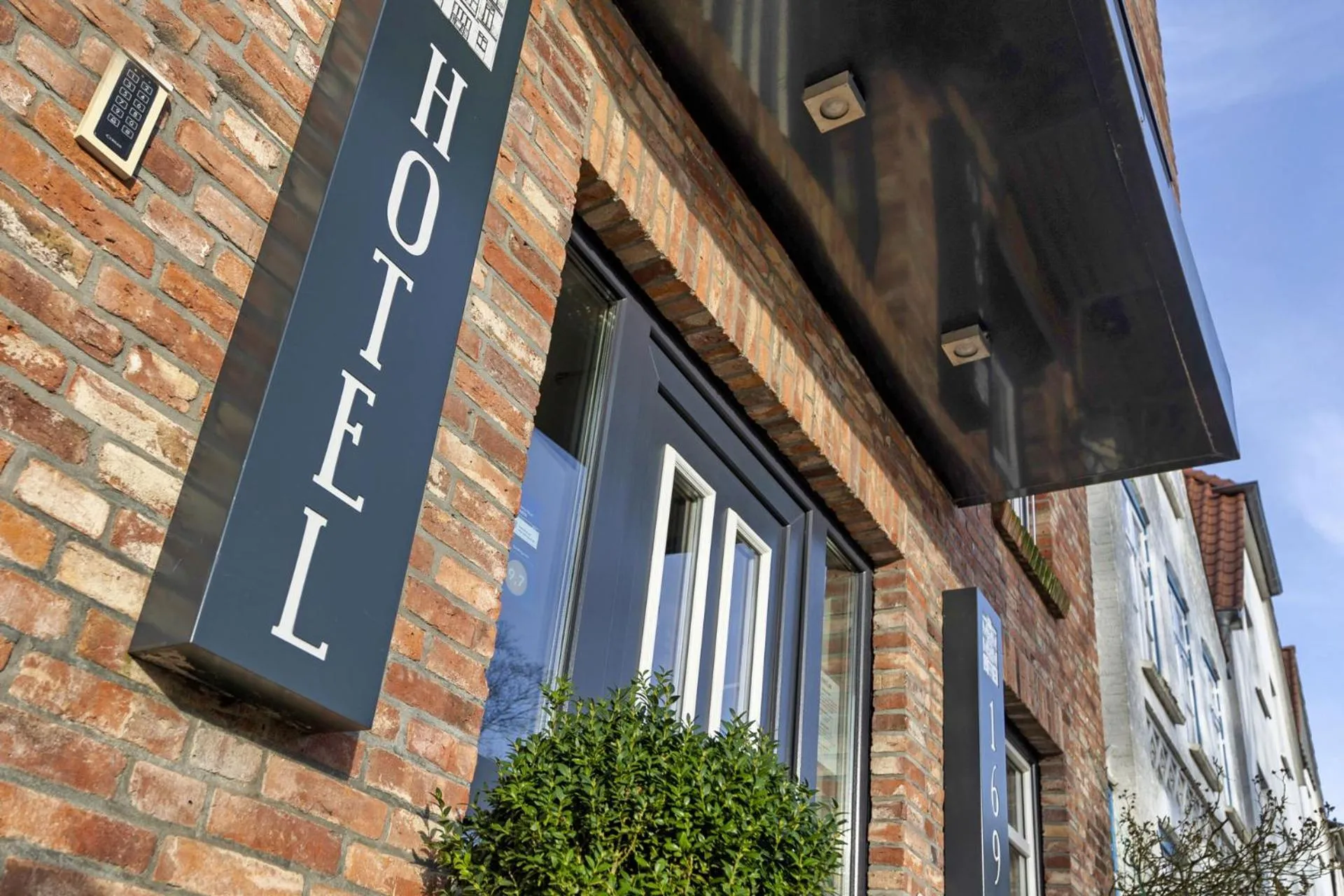 Property building in Designhotel 1690 & Apartments