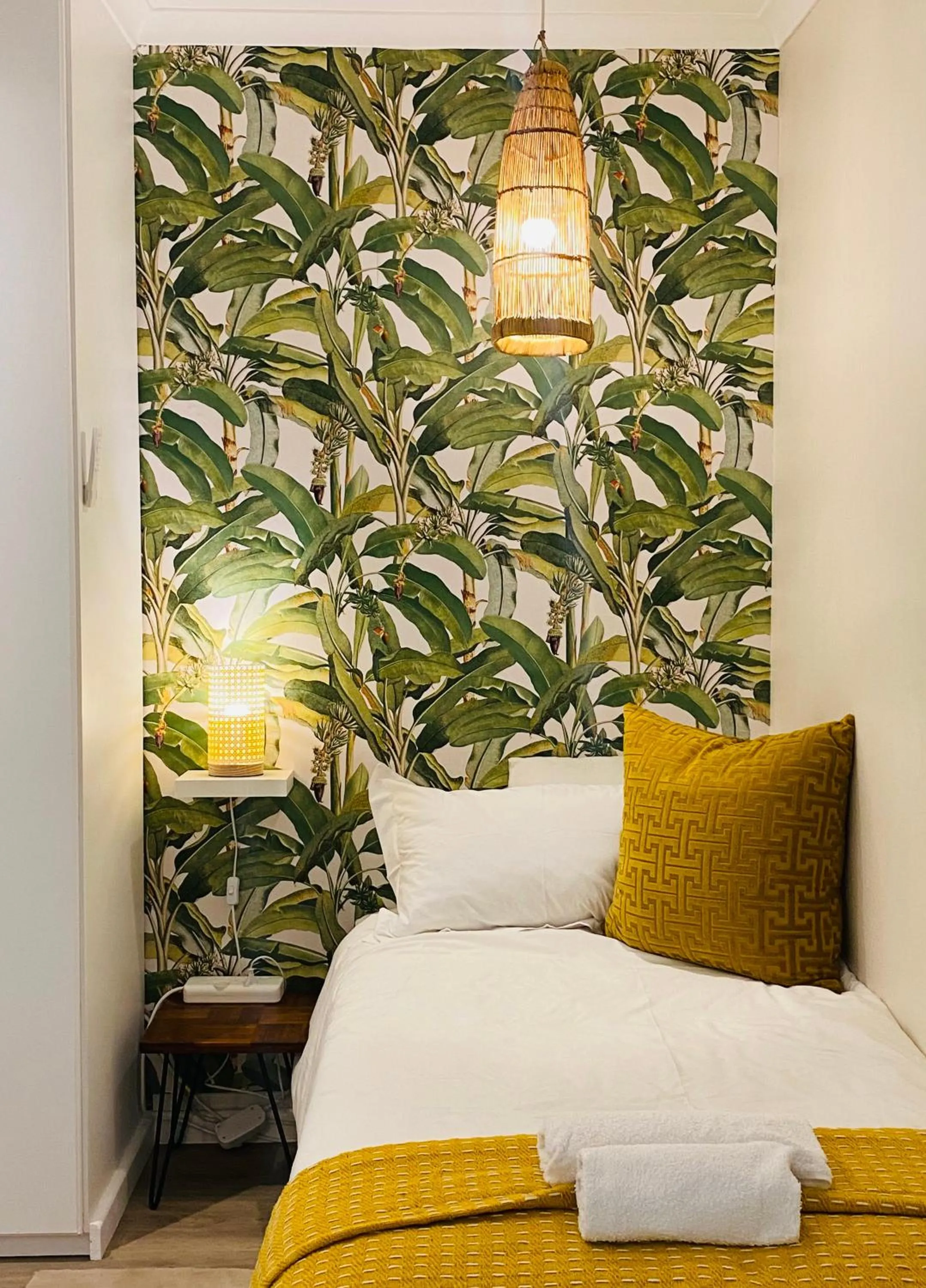 Bed in Dolphin Circle Bed and Breakfast