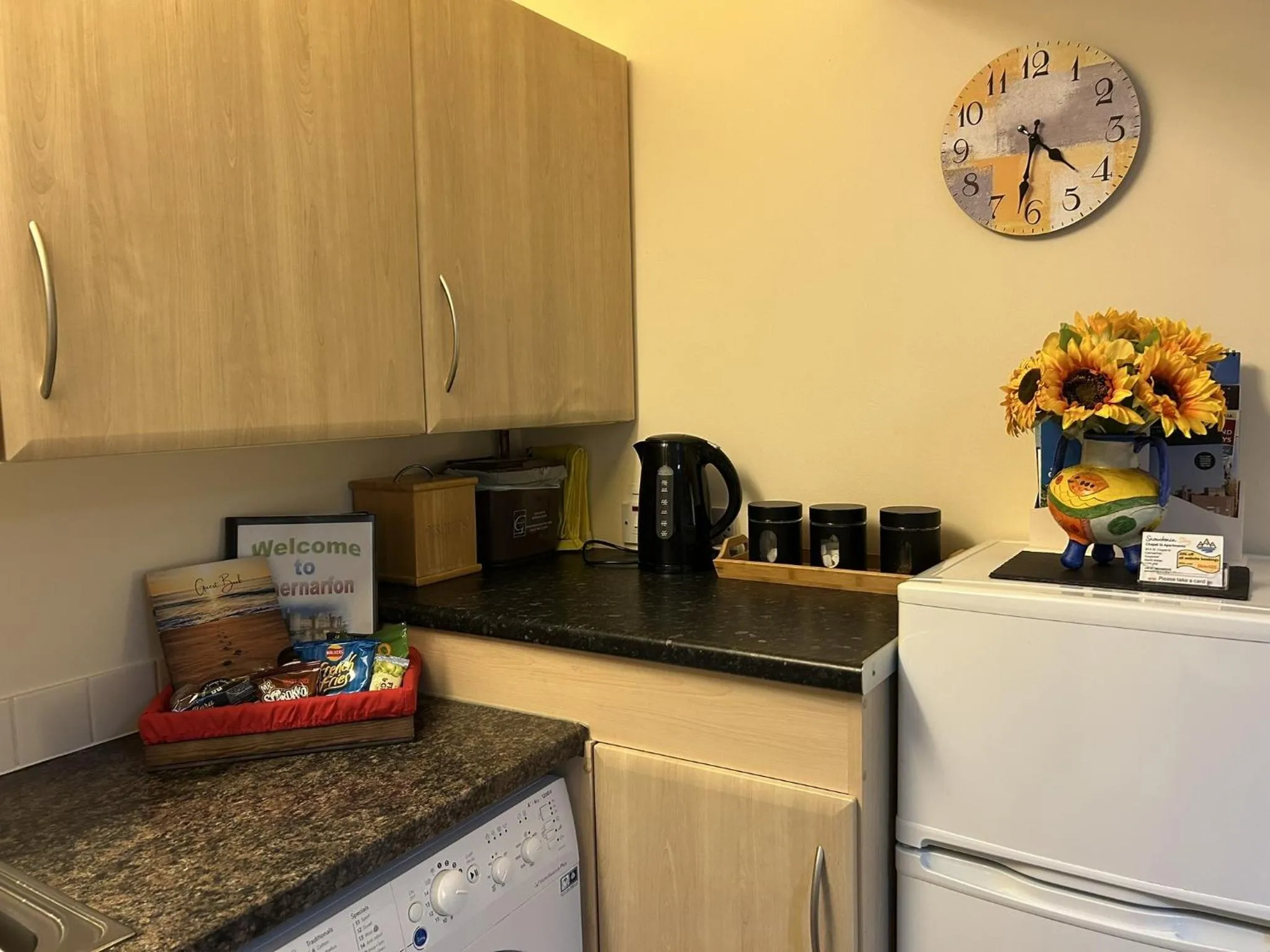 Kitchen or kitchenette in Chapel St Apartments