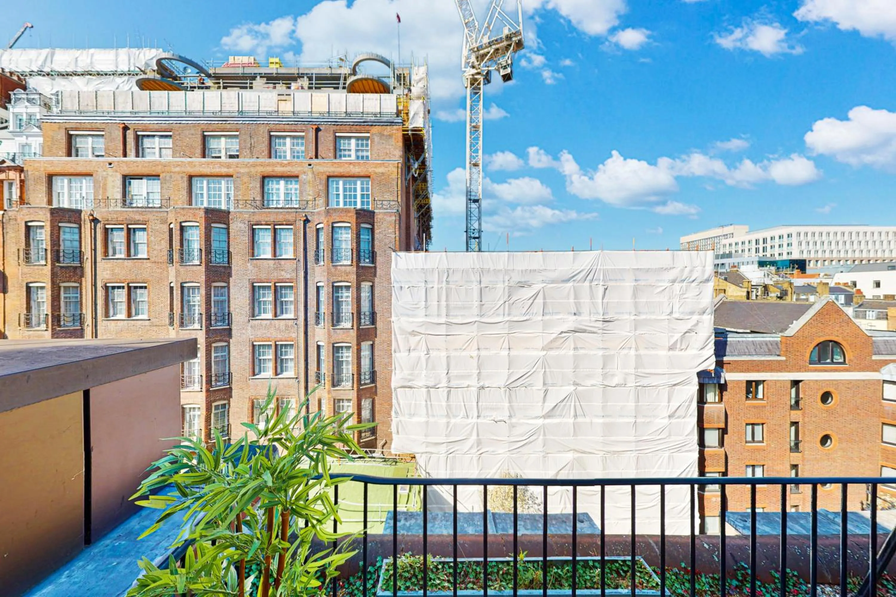 Property building in Stay in bond street