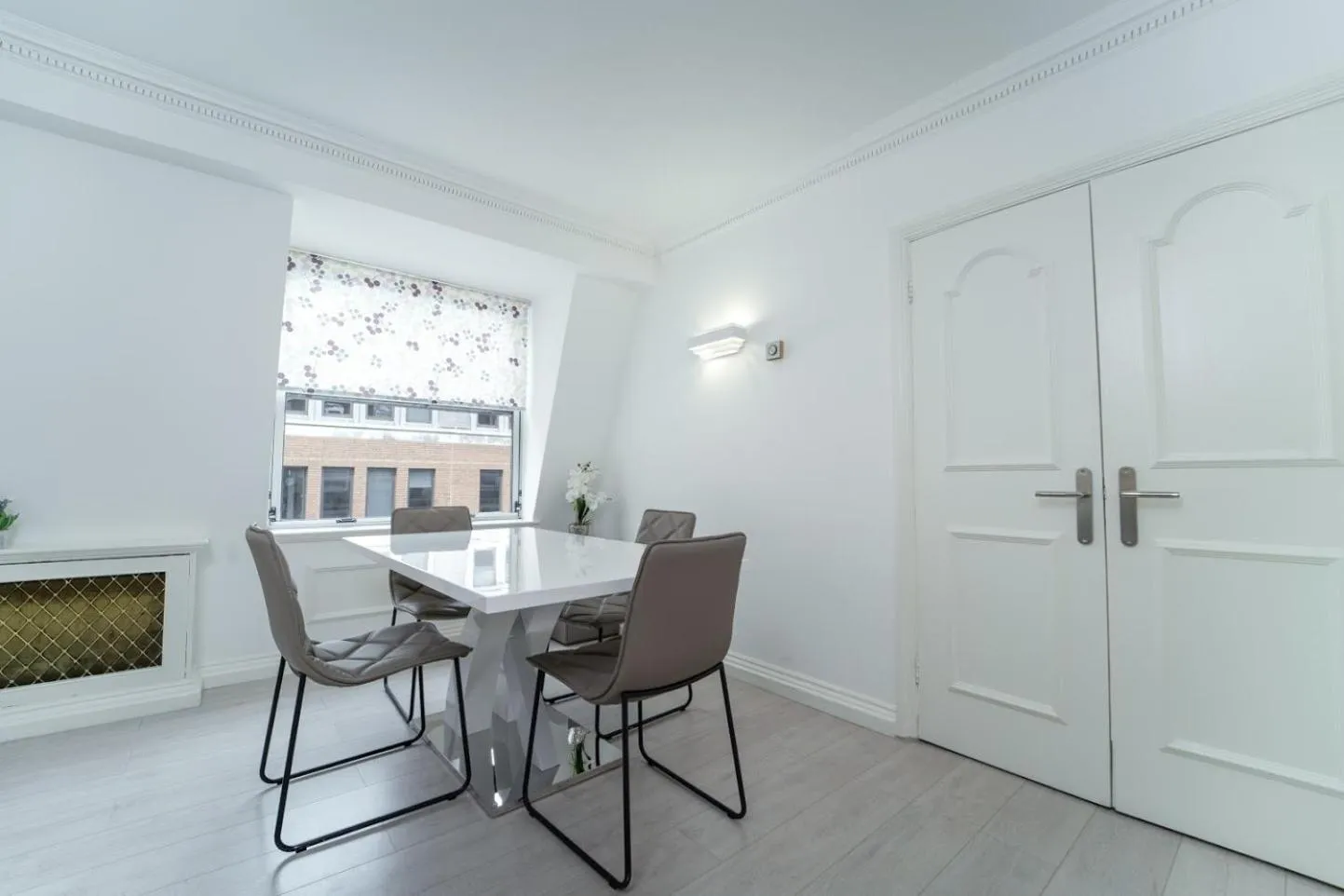 Dining area in Stay in bond street