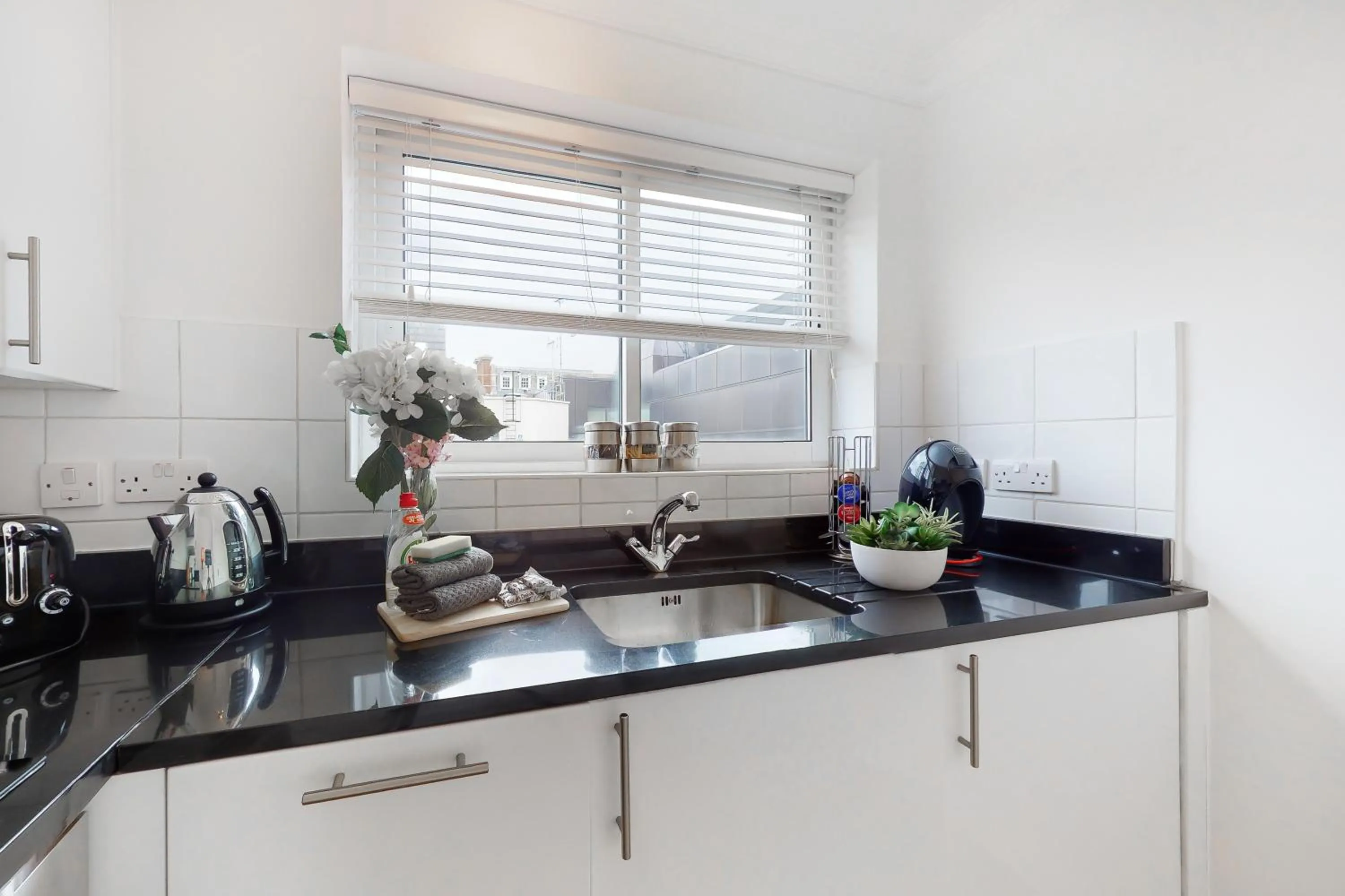 Kitchen or kitchenette in Stay in bond street