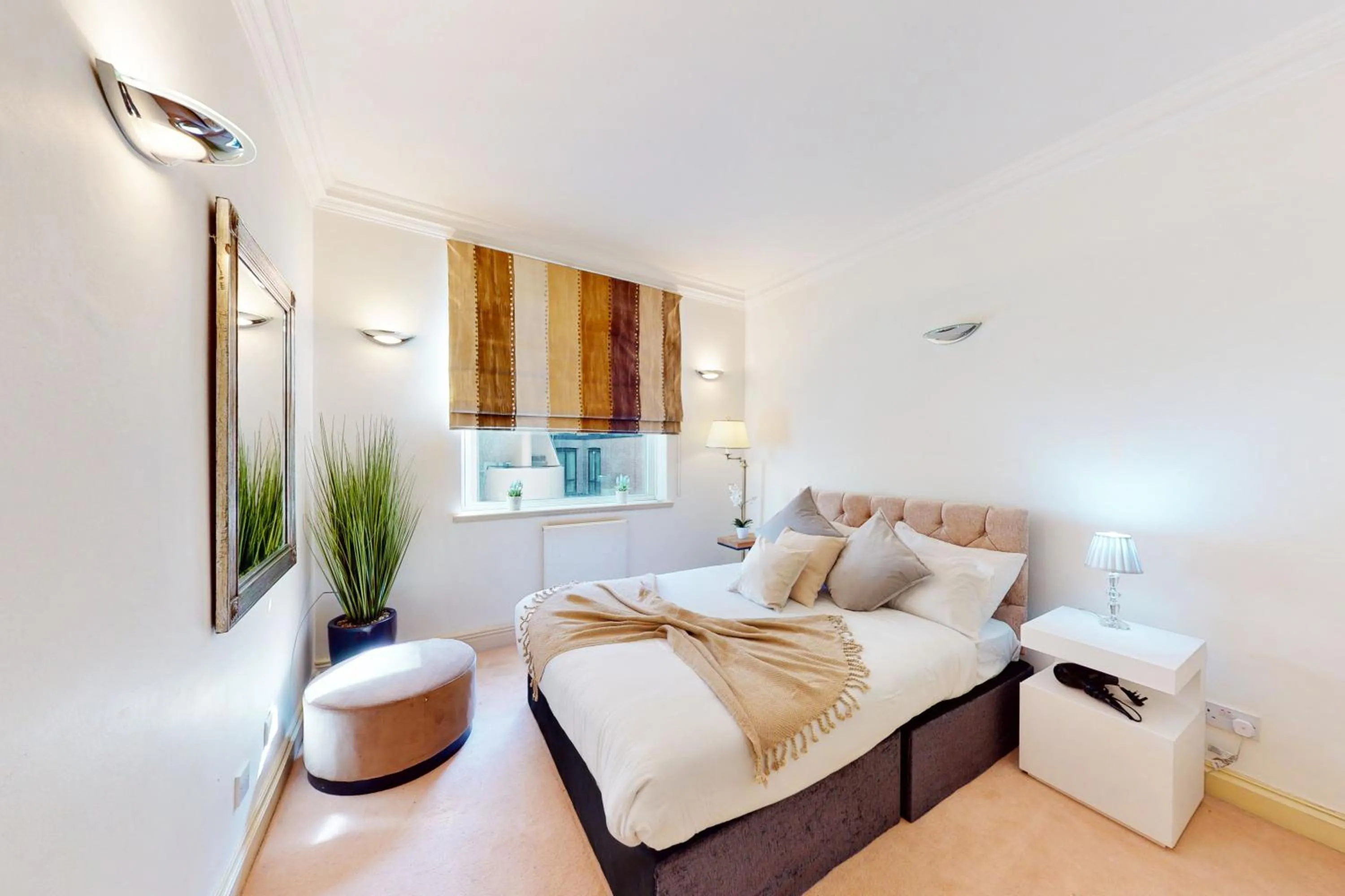 Bed in Stay in bond street