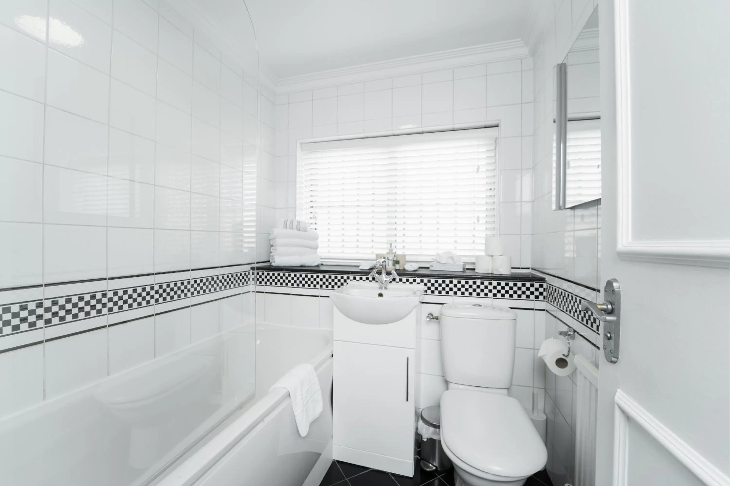 Toilet in Stay in bond street