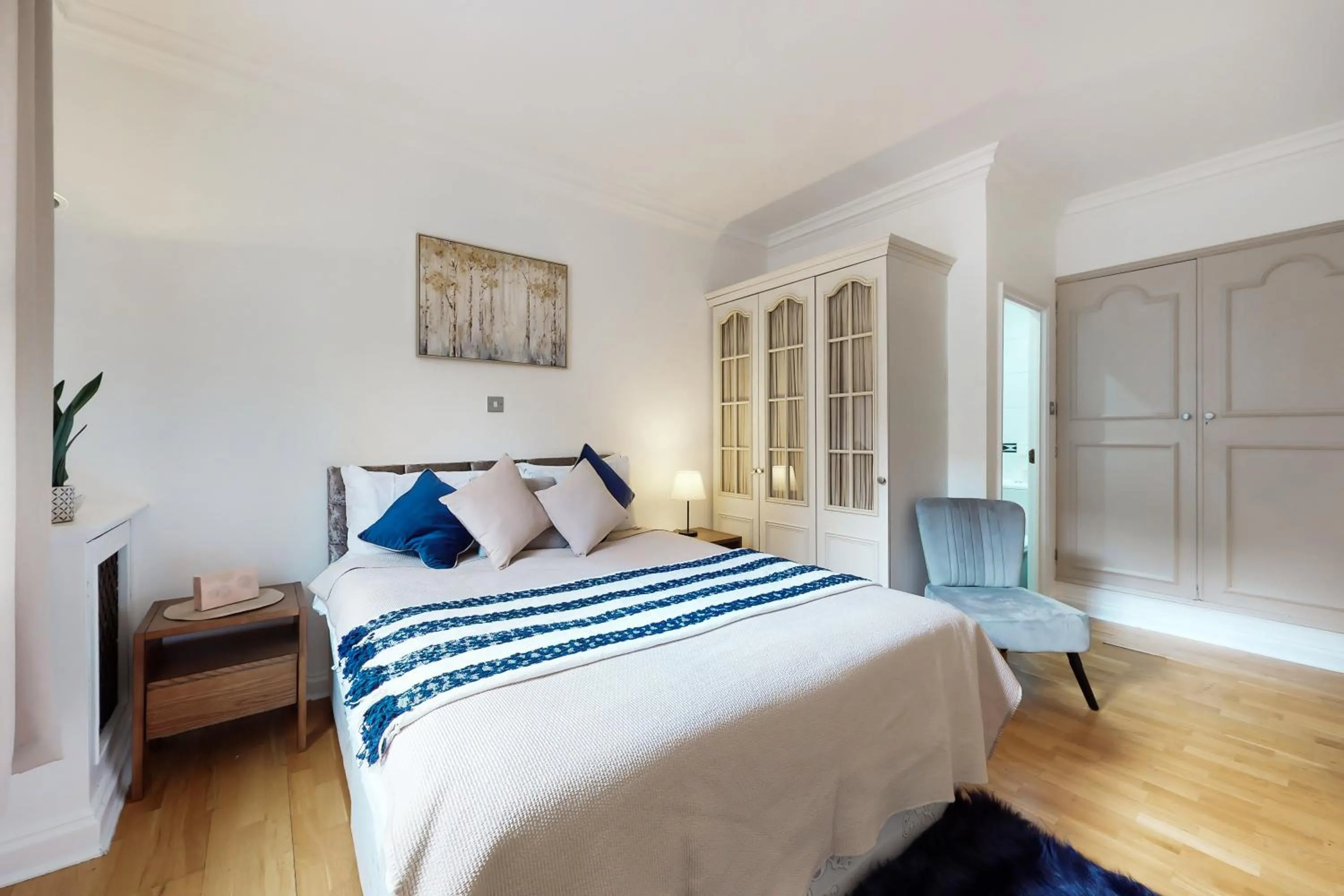 Bed in Stay in bond street