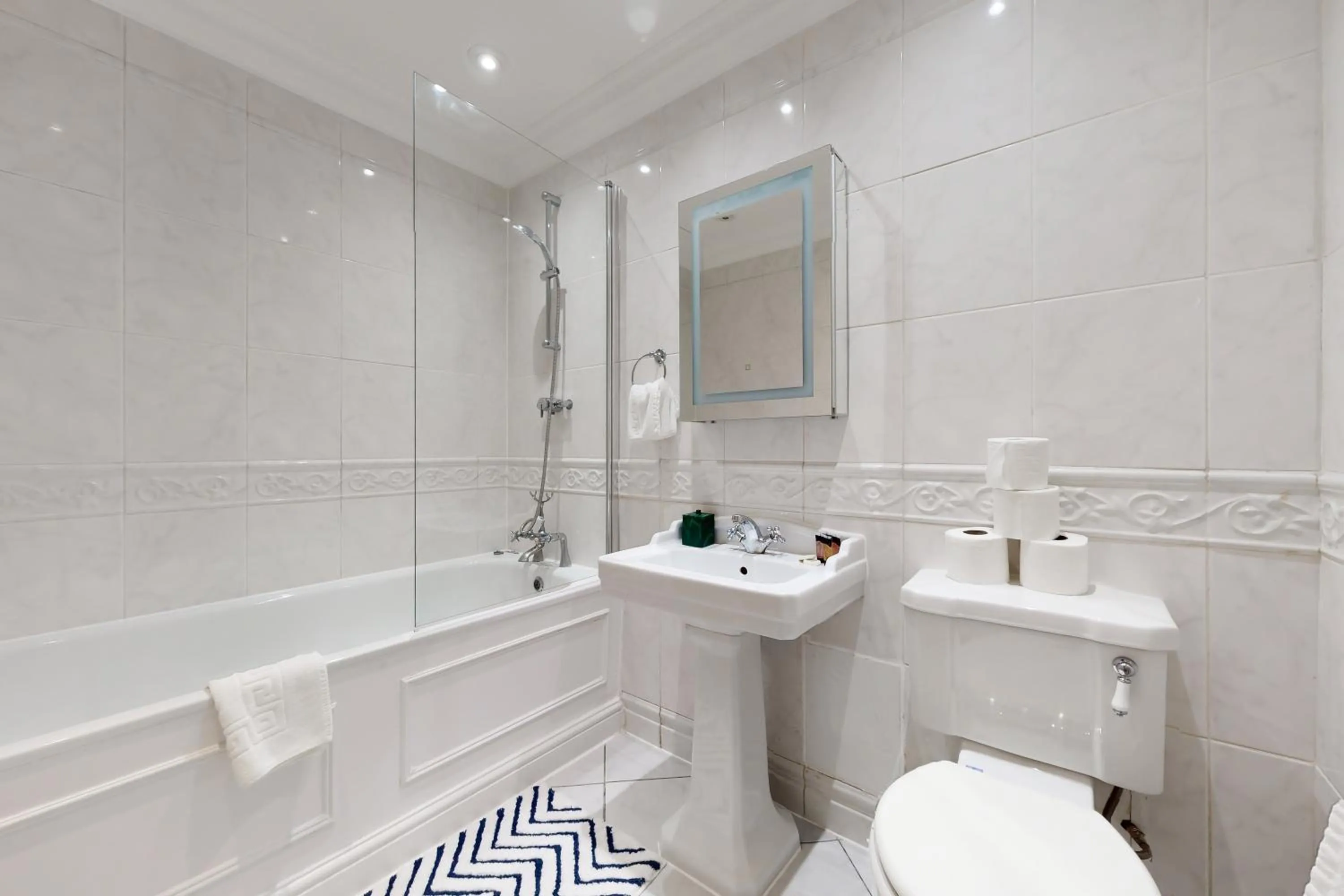 Bathroom in Stay in bond street