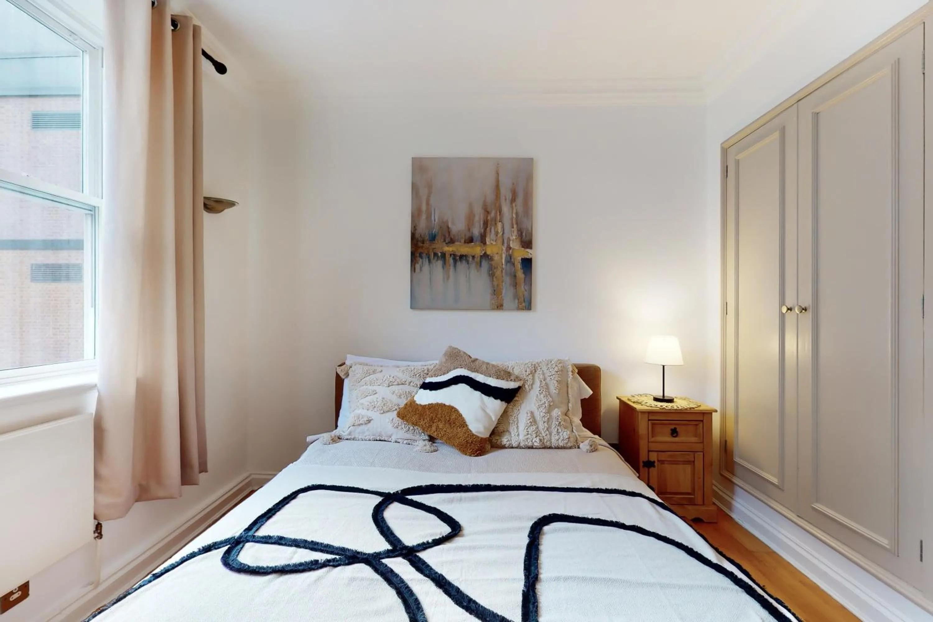 Bed in Stay in bond street