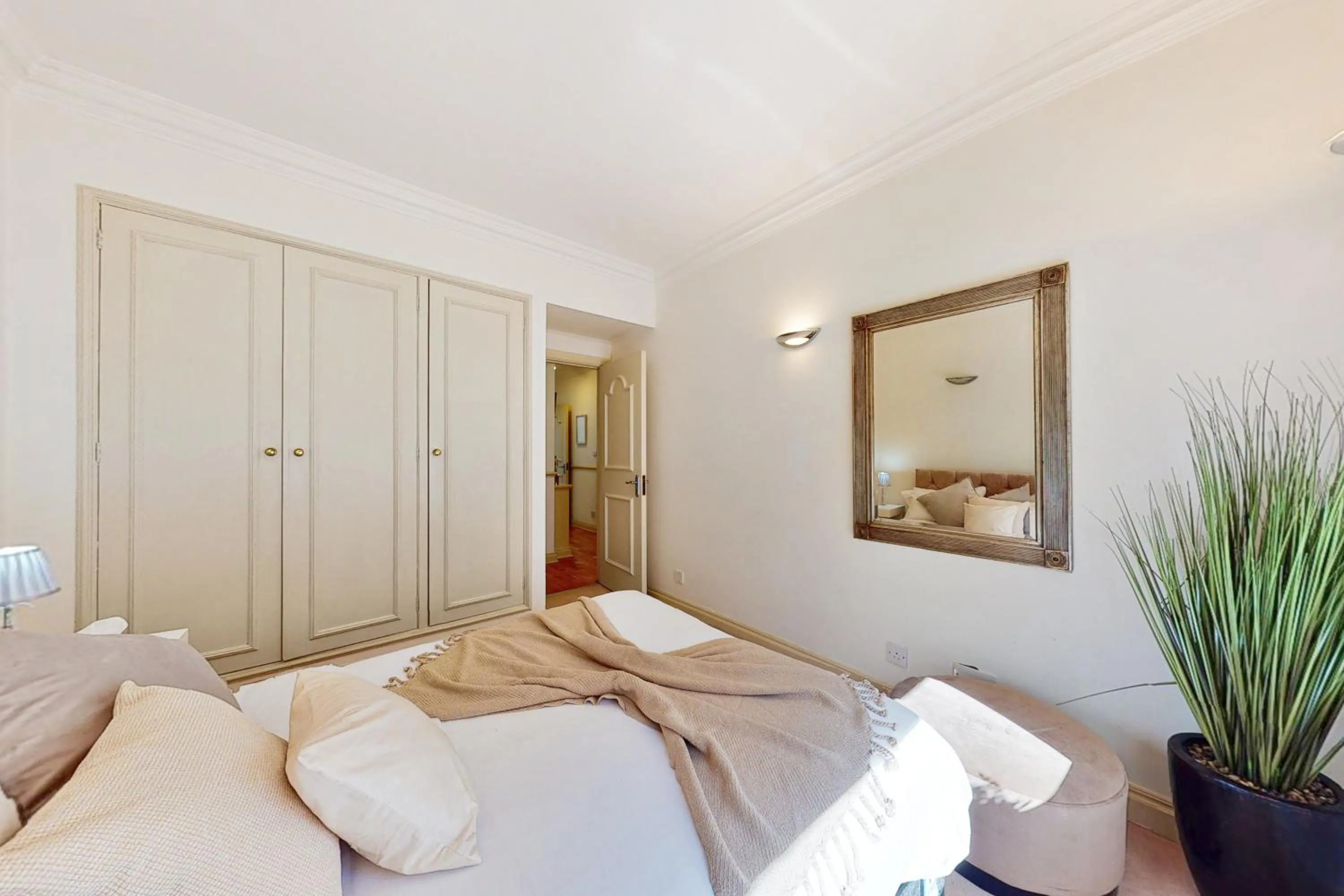 Bed in Stay in bond street