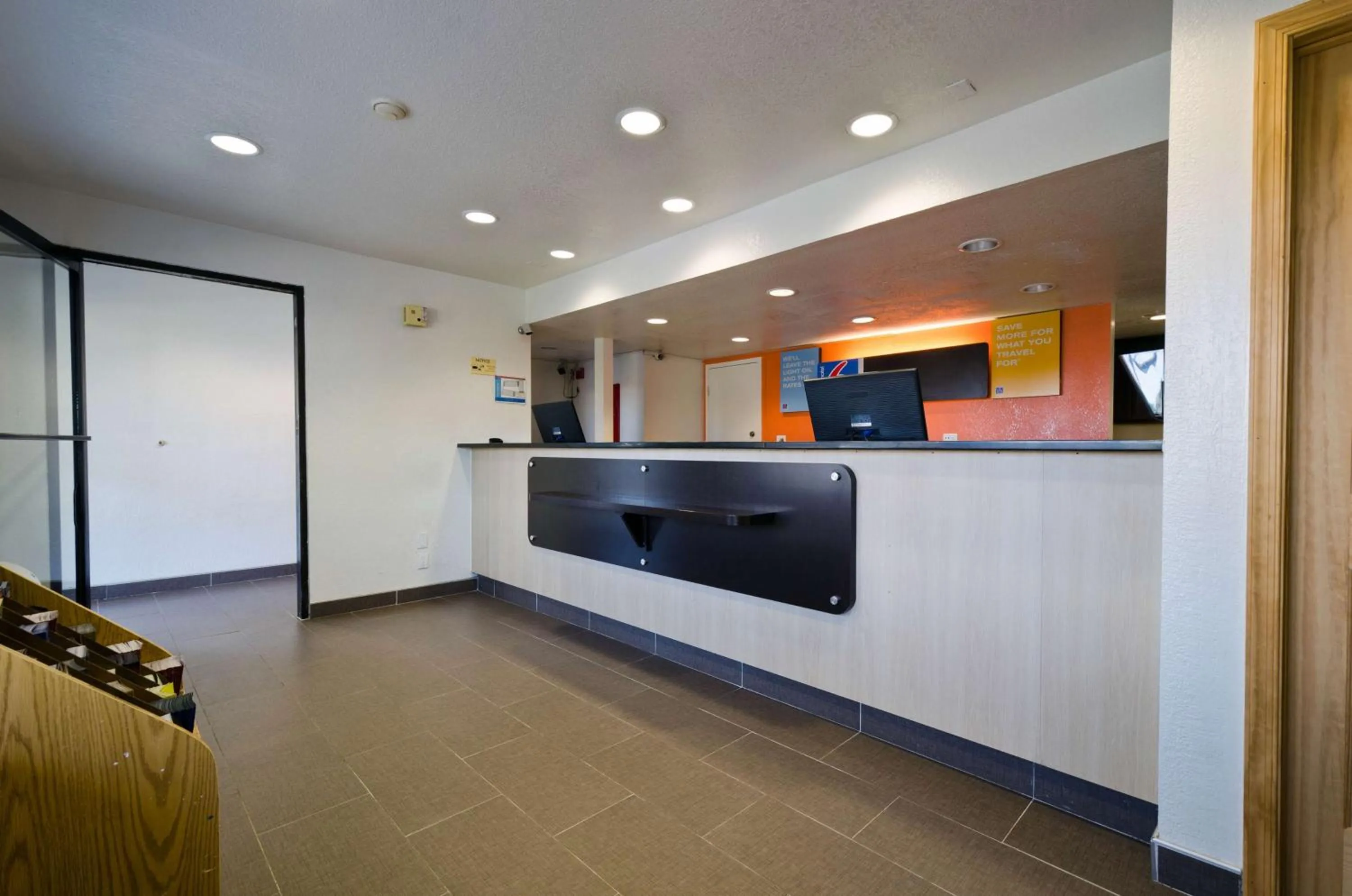 Lobby or reception in Motel 6-Camp Springs, DC - South Camp Springs