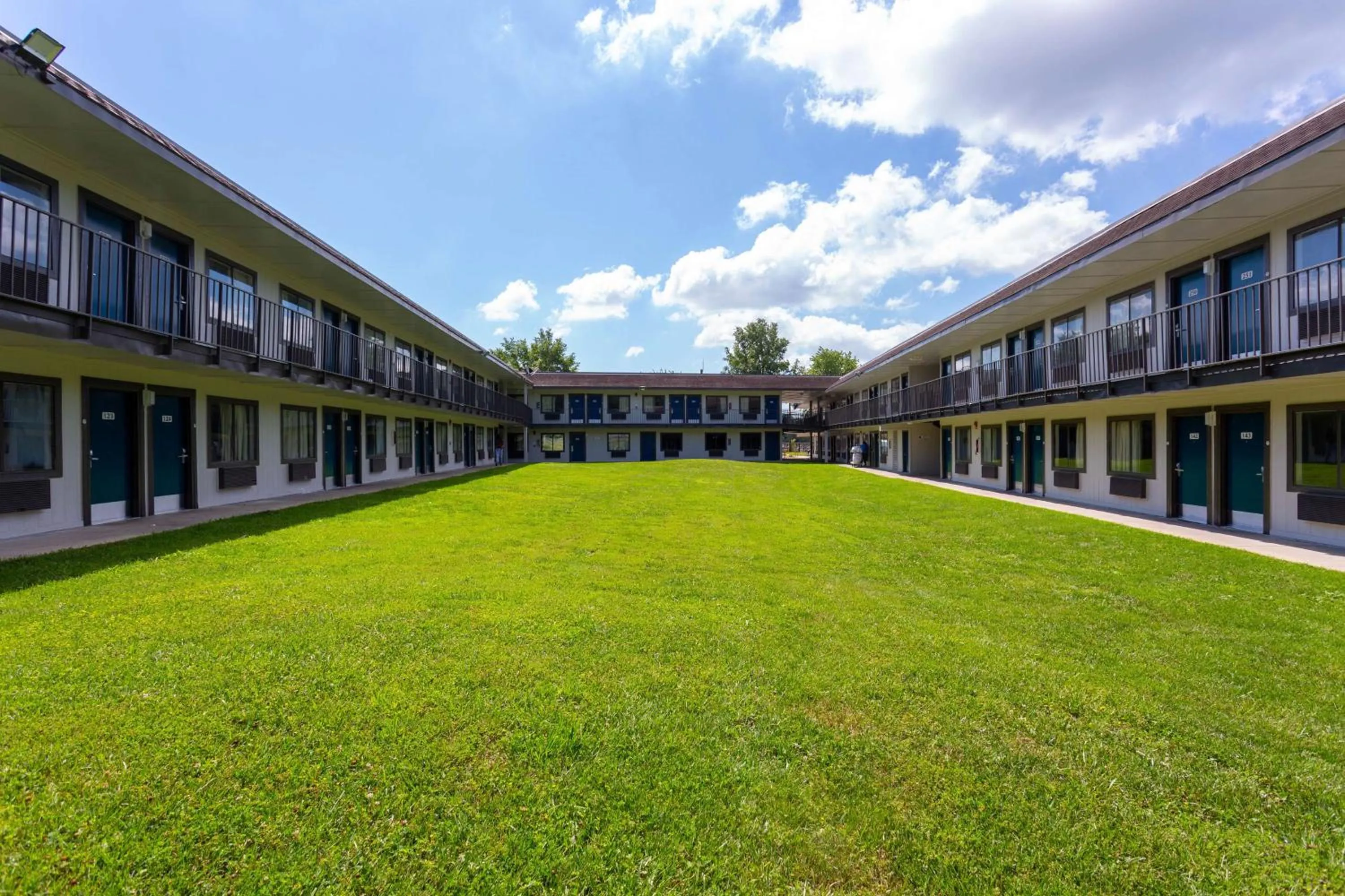 Property building in Motel 6-Camp Springs, DC - South Camp Springs