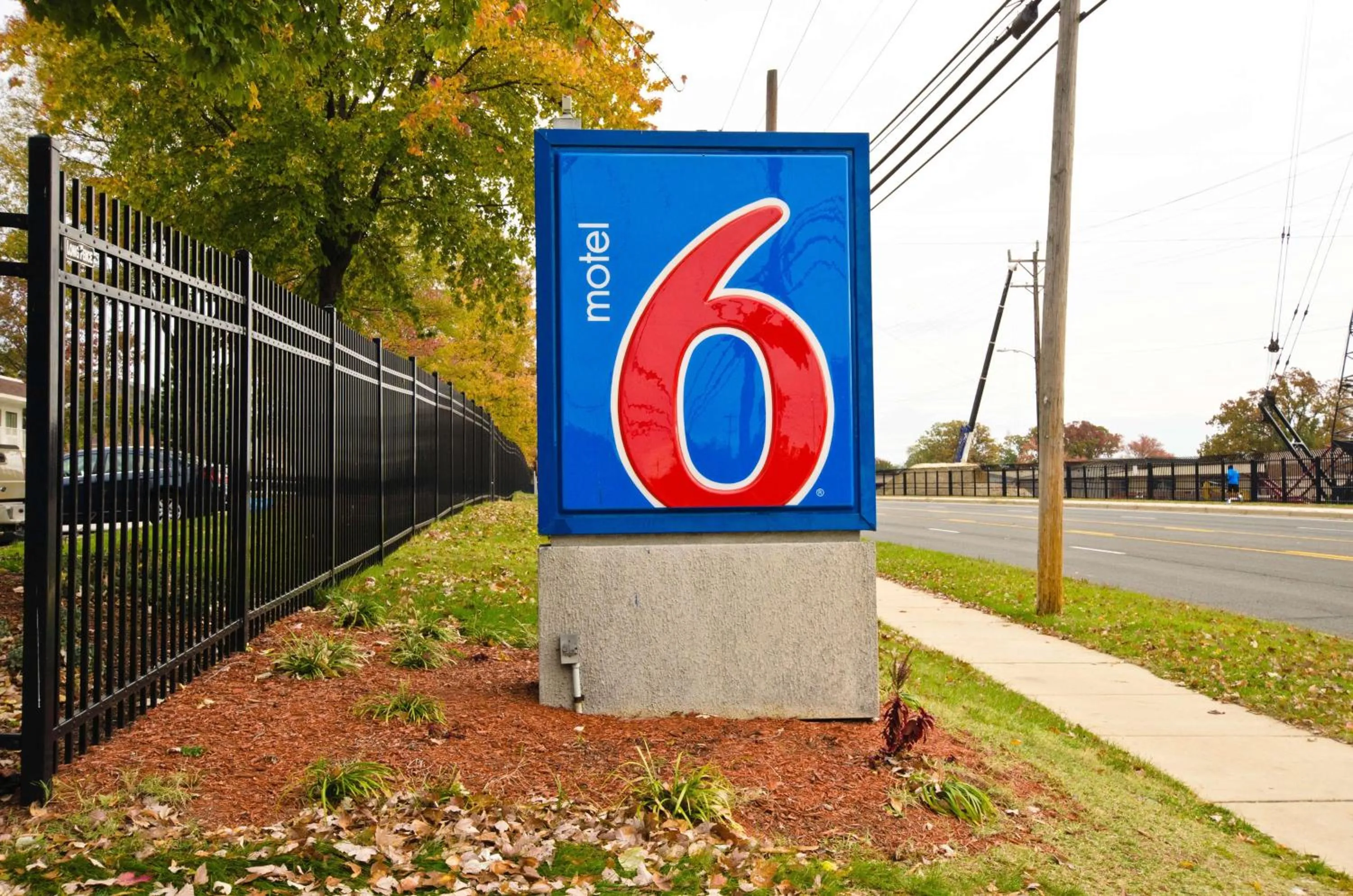 Property building in Motel 6-Camp Springs, DC - South Camp Springs