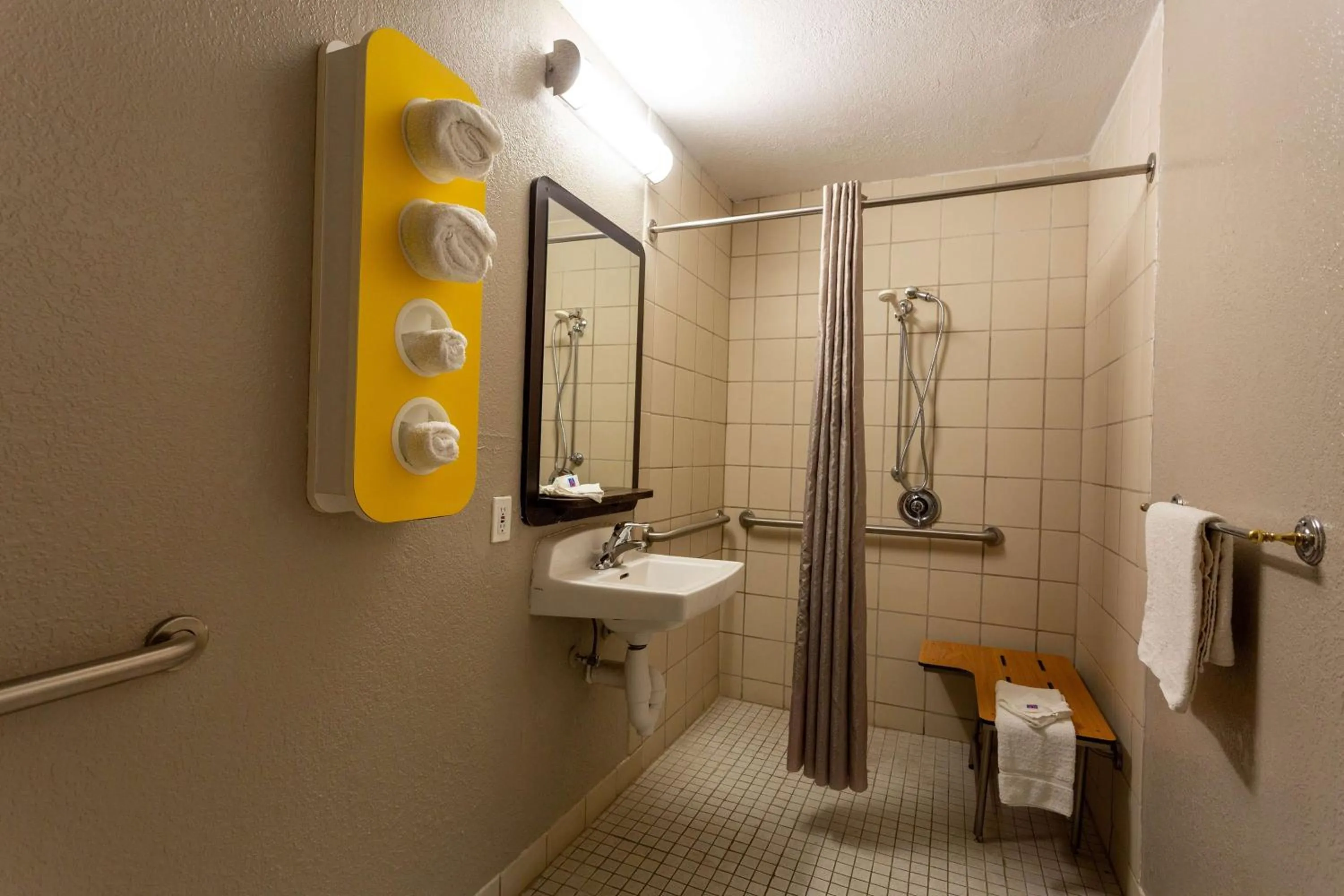 Photo of the whole room in Motel 6-Camp Springs, DC - South Camp Springs