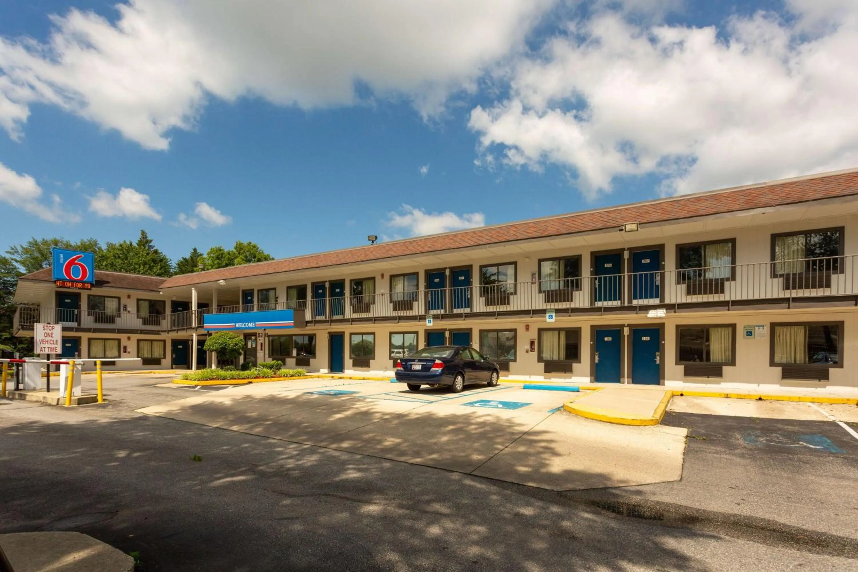 Property building in Motel 6-Camp Springs, DC - South Camp Springs