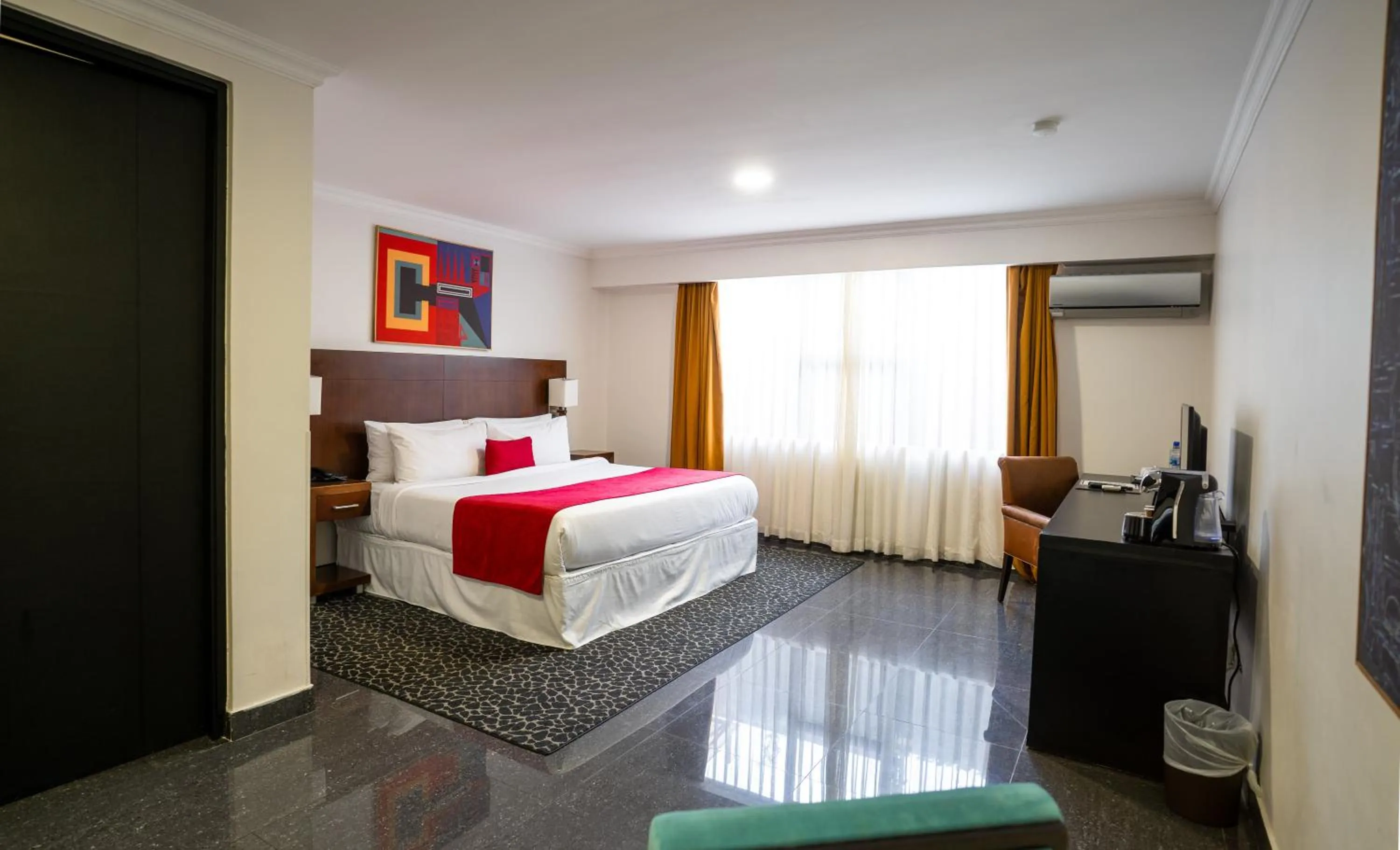 Photo of the whole room, Bed in KC Hotel San Jose