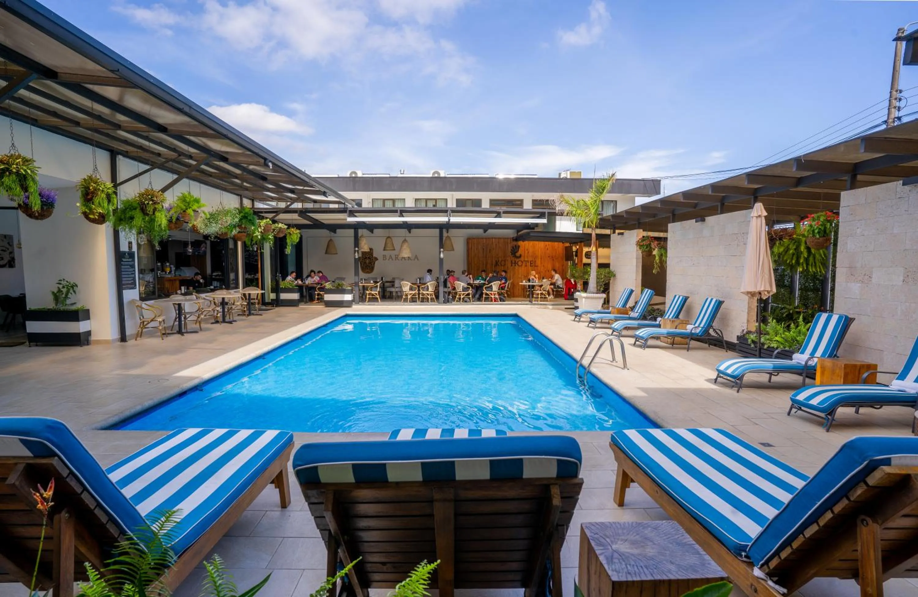 Swimming pool in KC Hotel San Jose