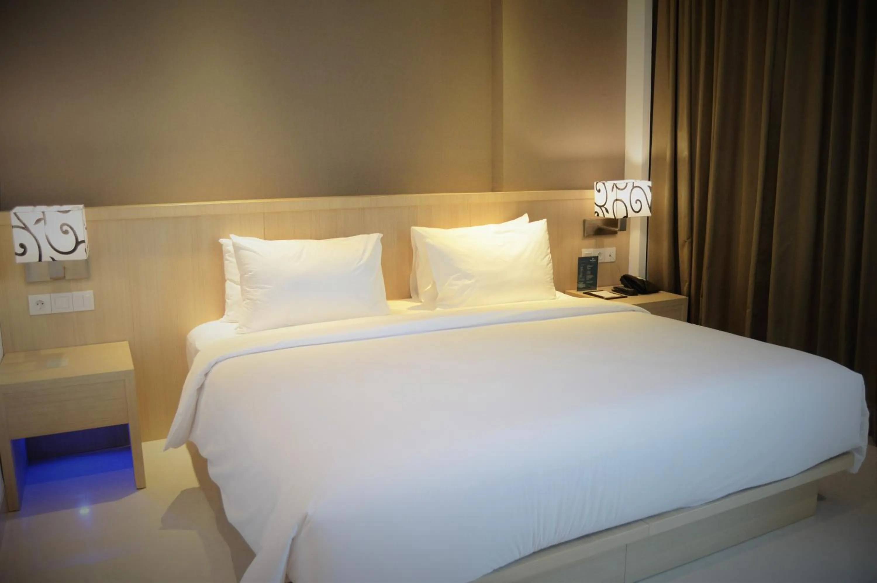 Bed in Hotel Santika Gresik
