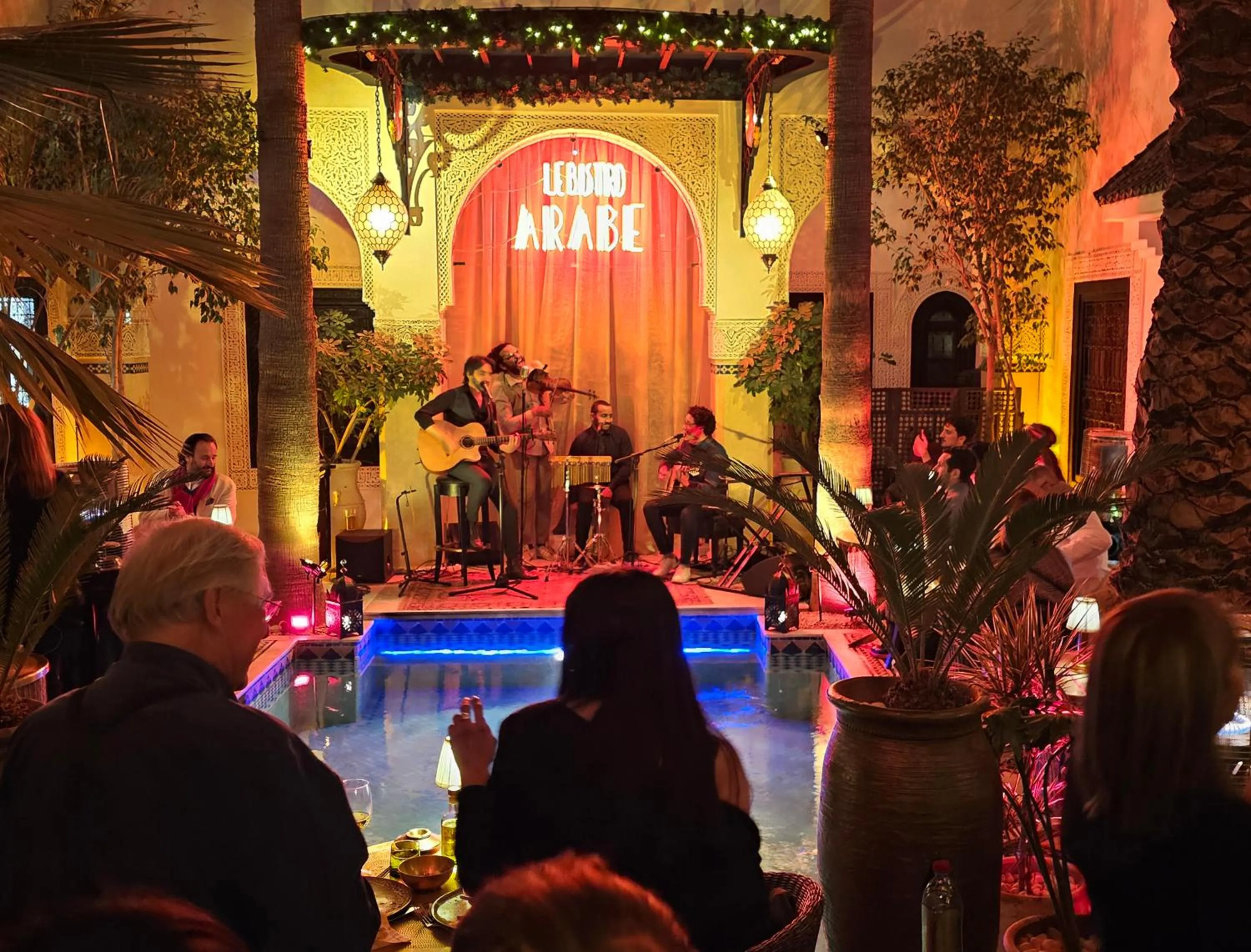 Restaurant/places to eat in Riad Monceau