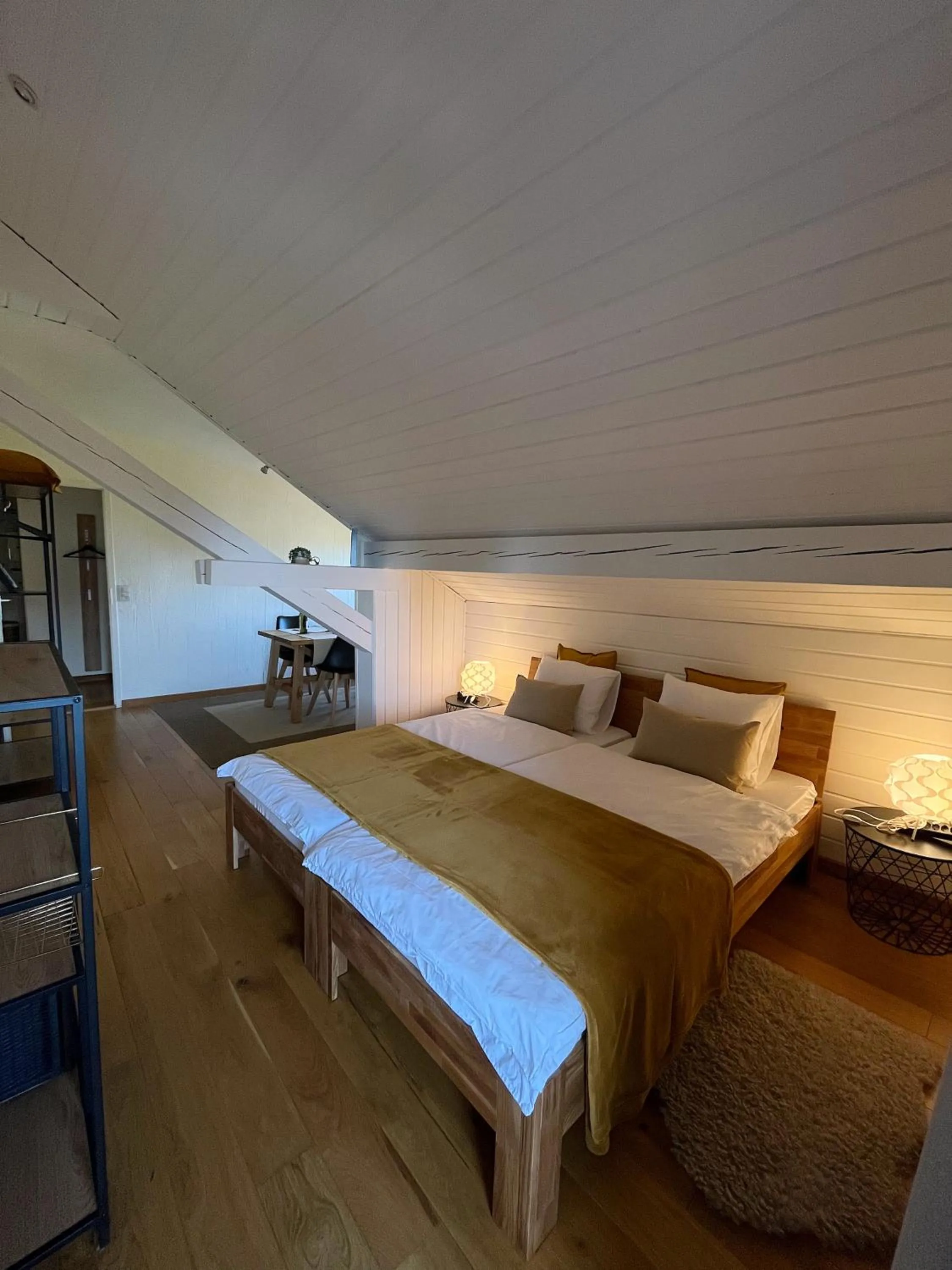 Dining area, Bed in BnB La Clemonie