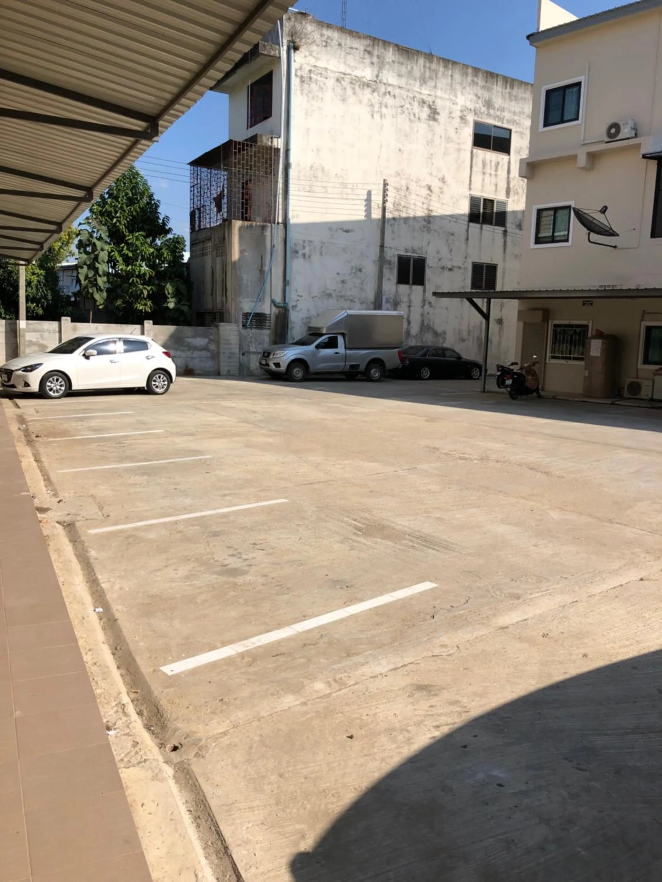 Parking in Rabbit Hotel