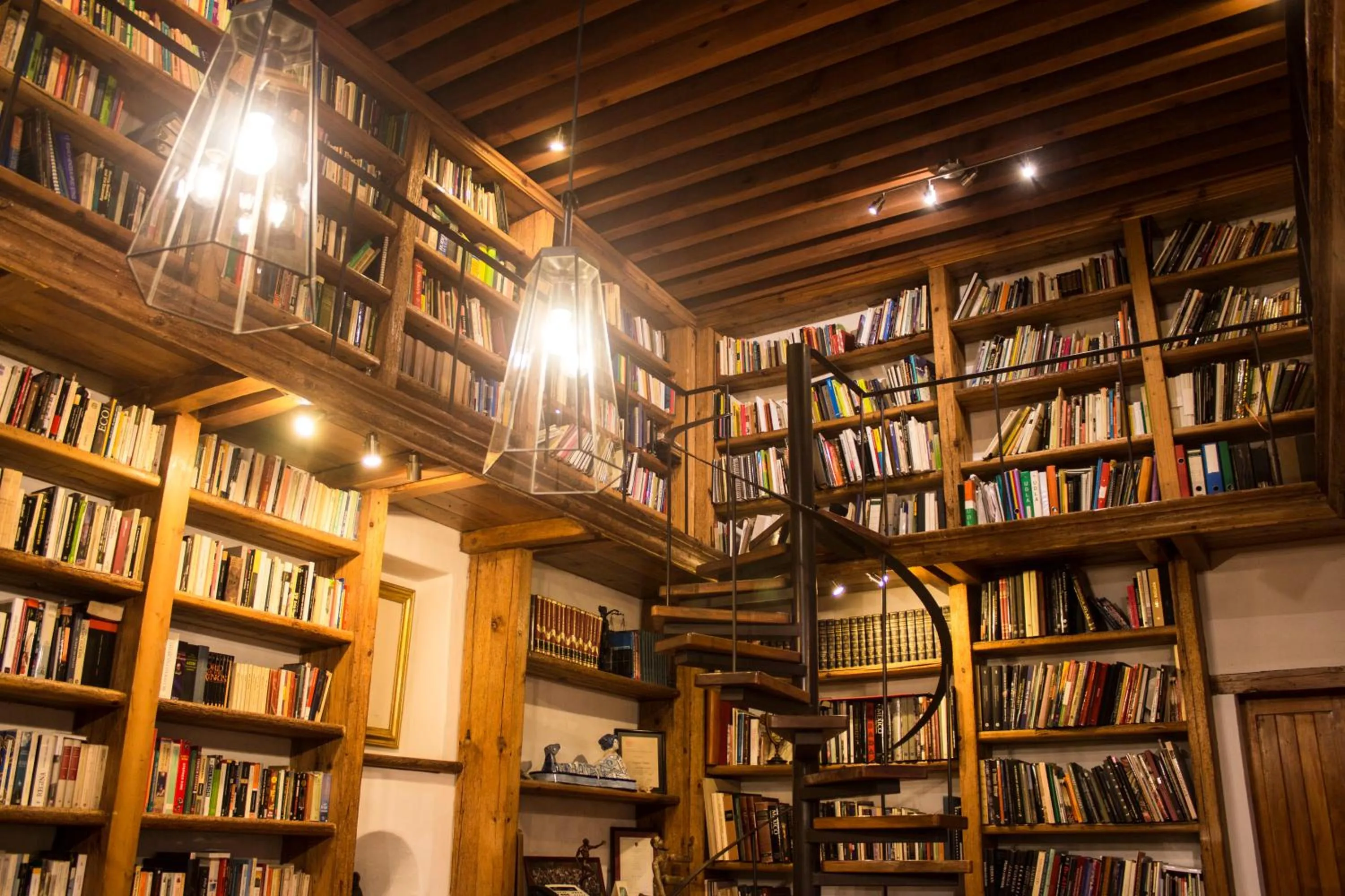 Library in Quinta Luna