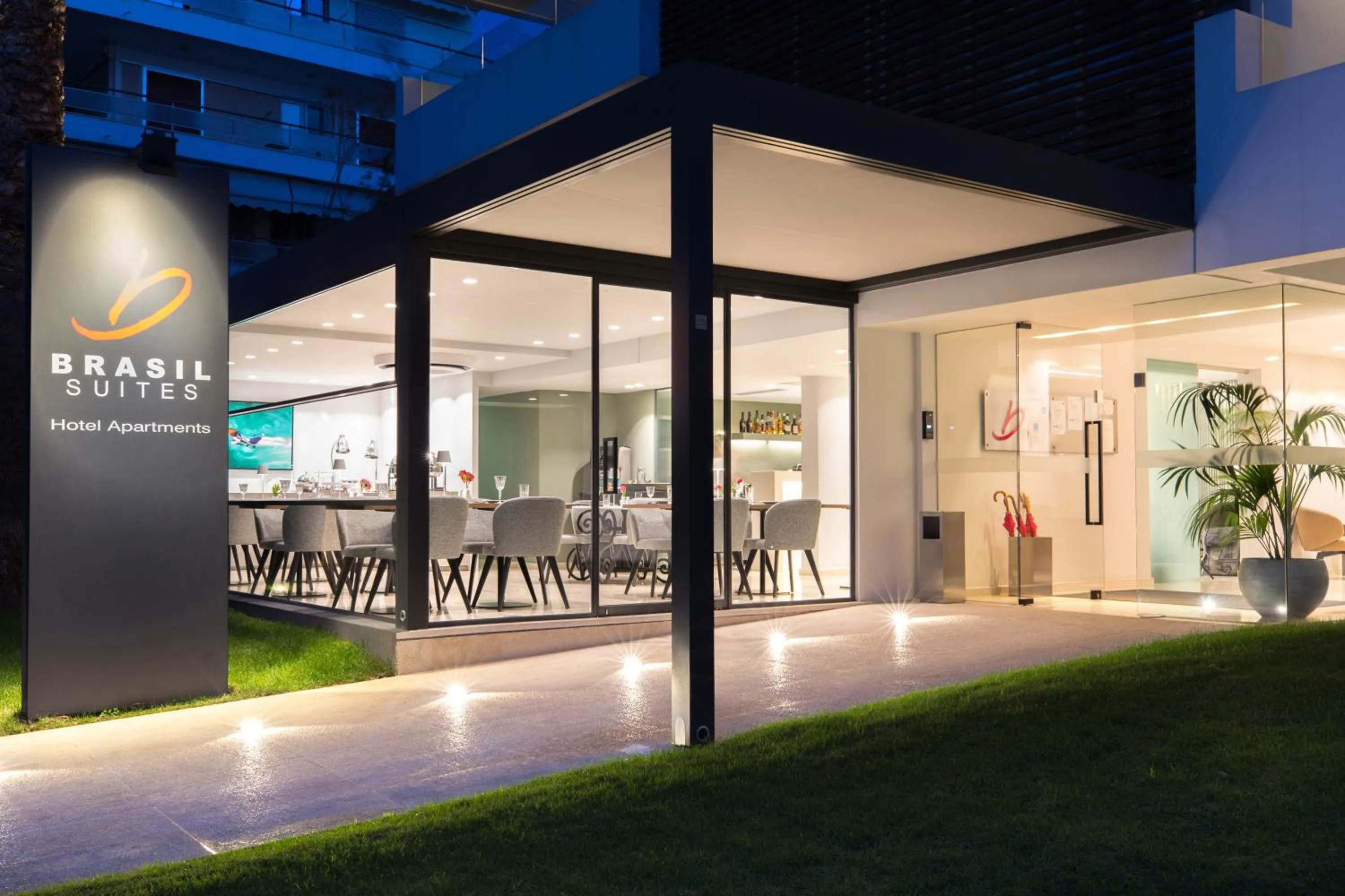 Facade/entrance in Brasil Suites Boutique Hotel