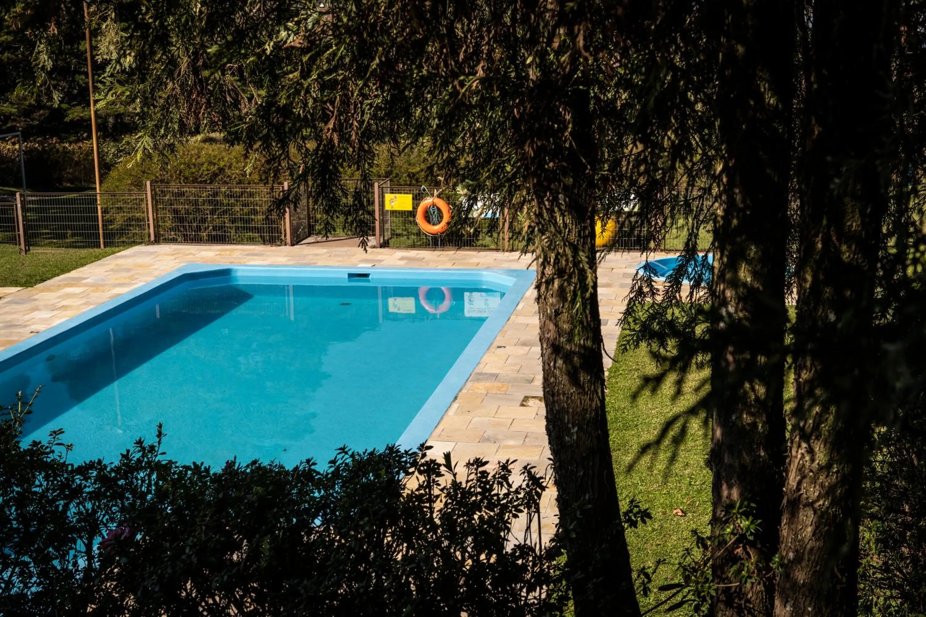 Swimming pool in Hotel Bangalôs da Serra