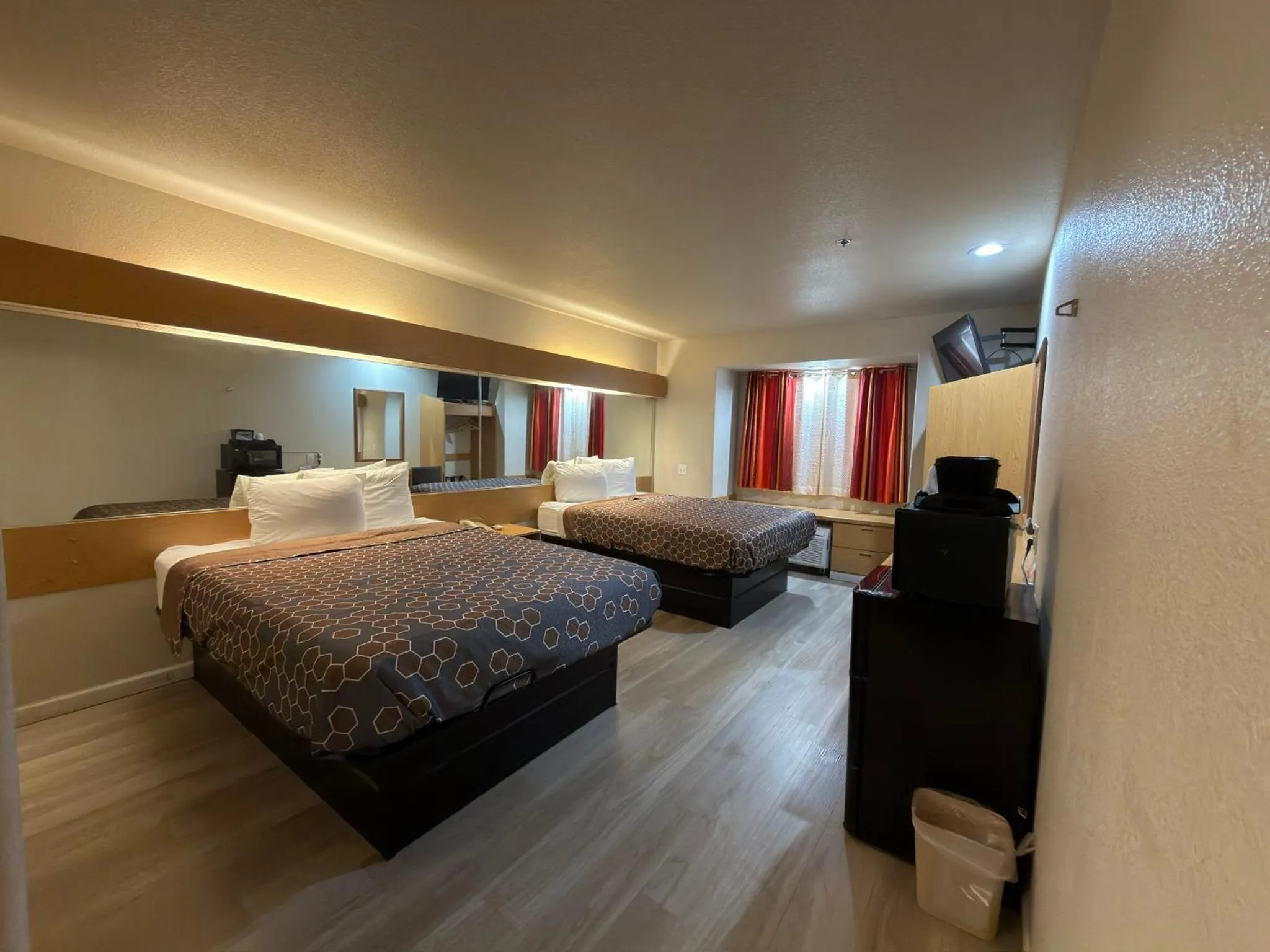 Bed in Americas Best Value Inn and Suites Ada