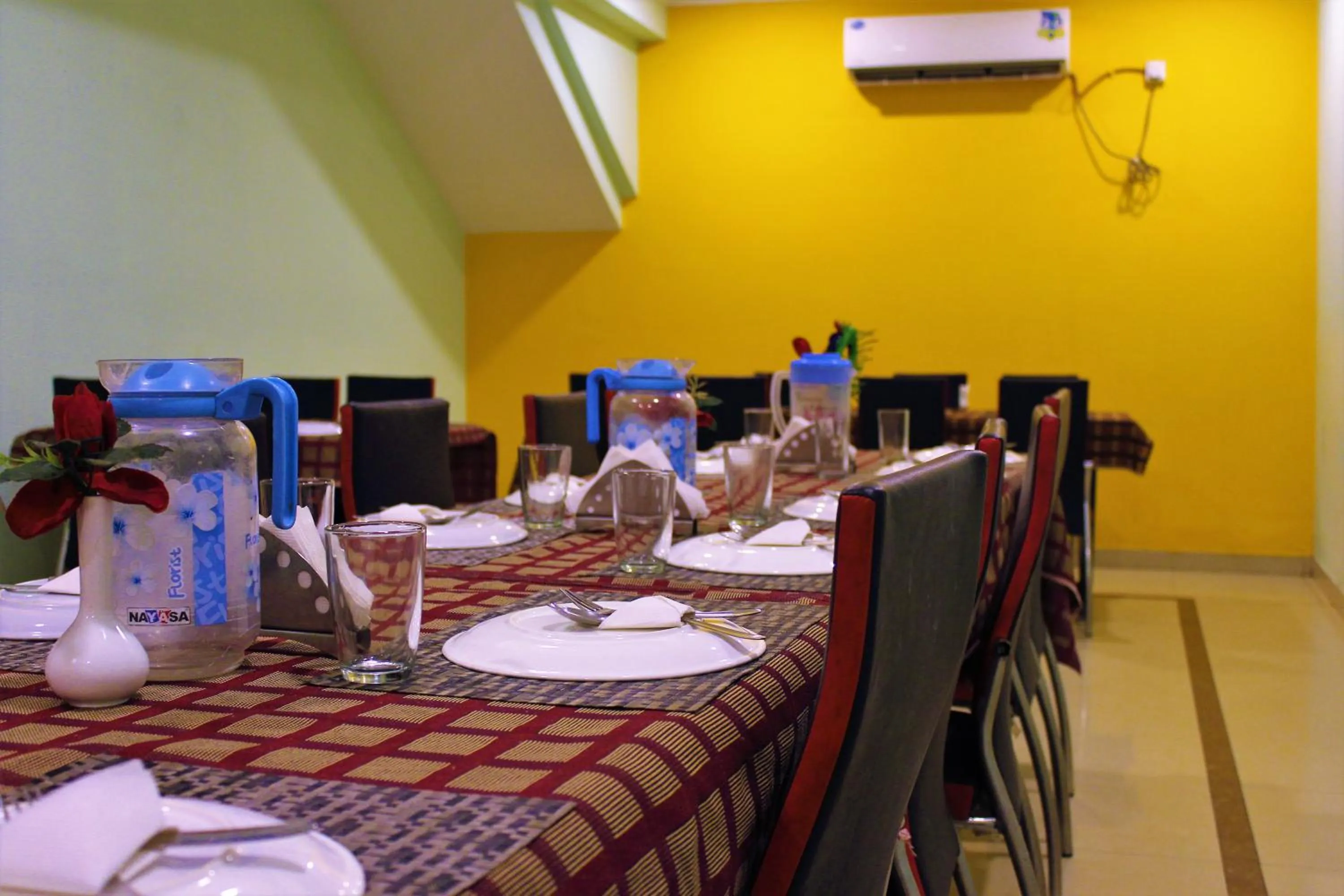 Restaurant/places to eat in HOTEL PARK LAGOON