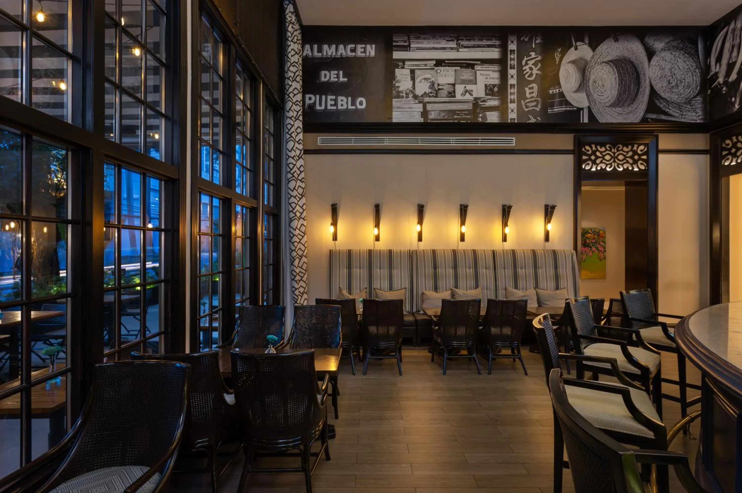 Lounge or bar in Bristol Panama, a Registry Collection Hotel