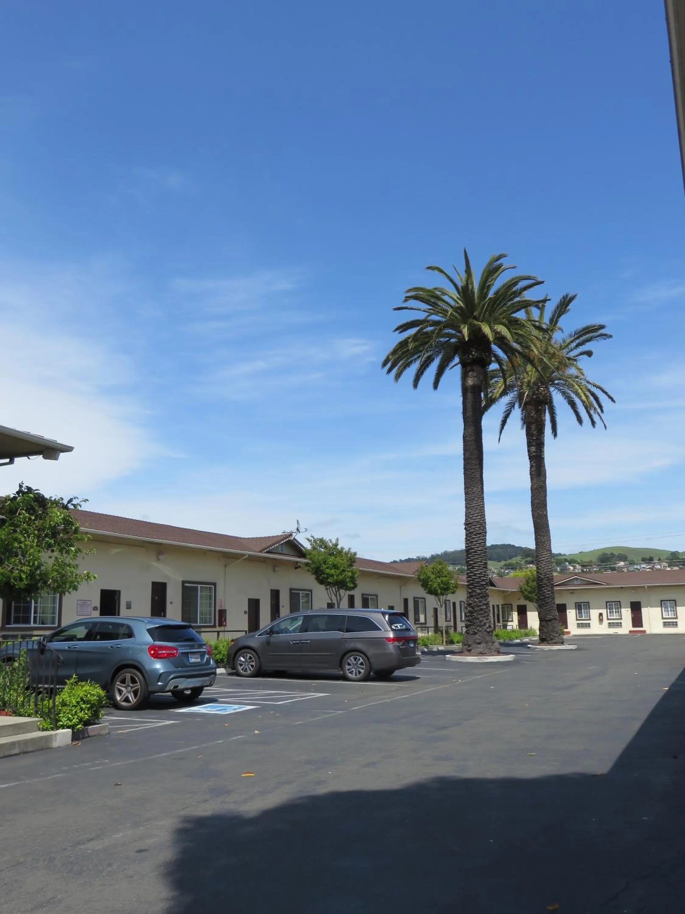 Property building in Economy Inn Richmond